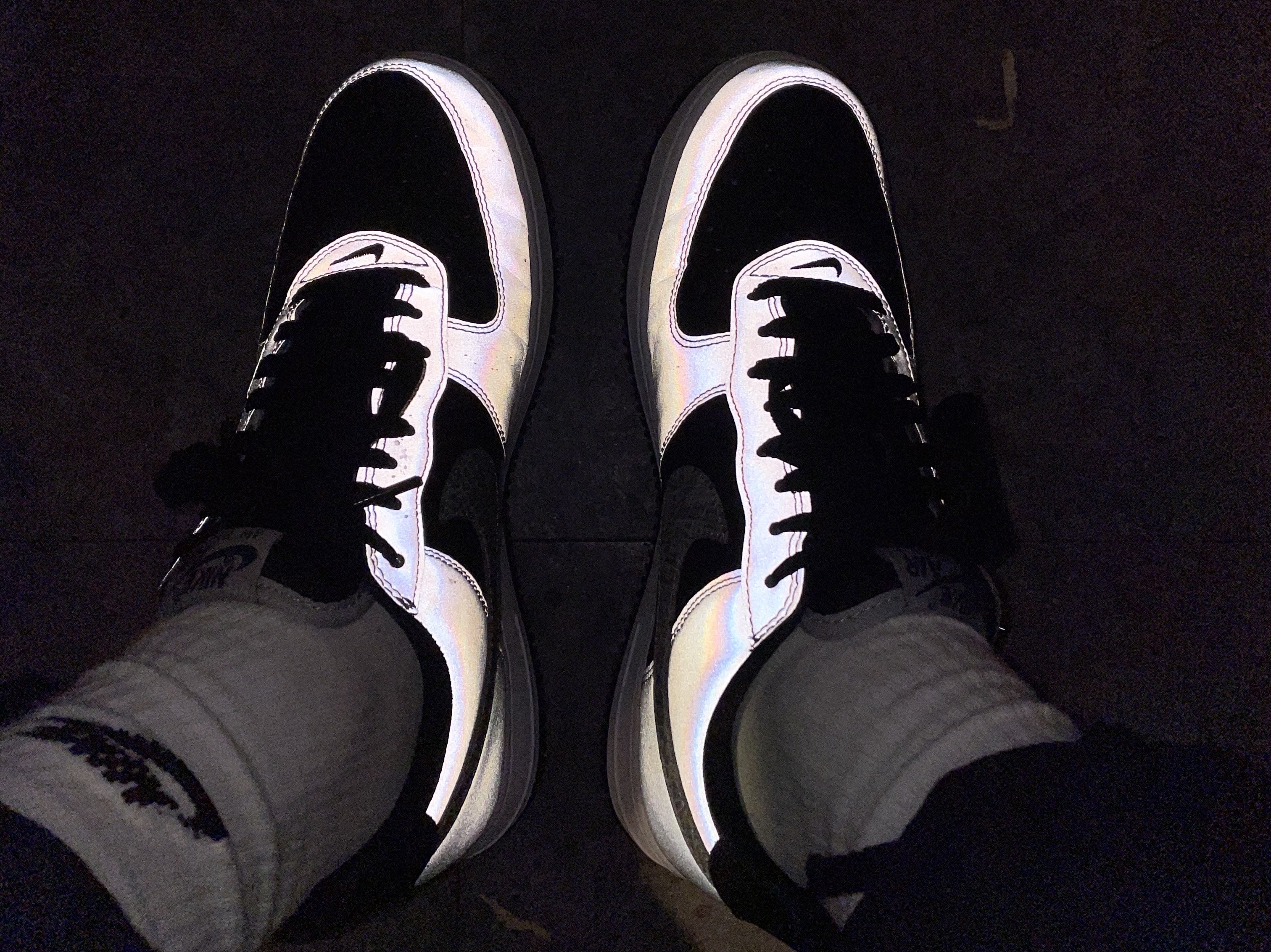 Nike Air Force 1 B Silver Snake 착용 스타일 - 2