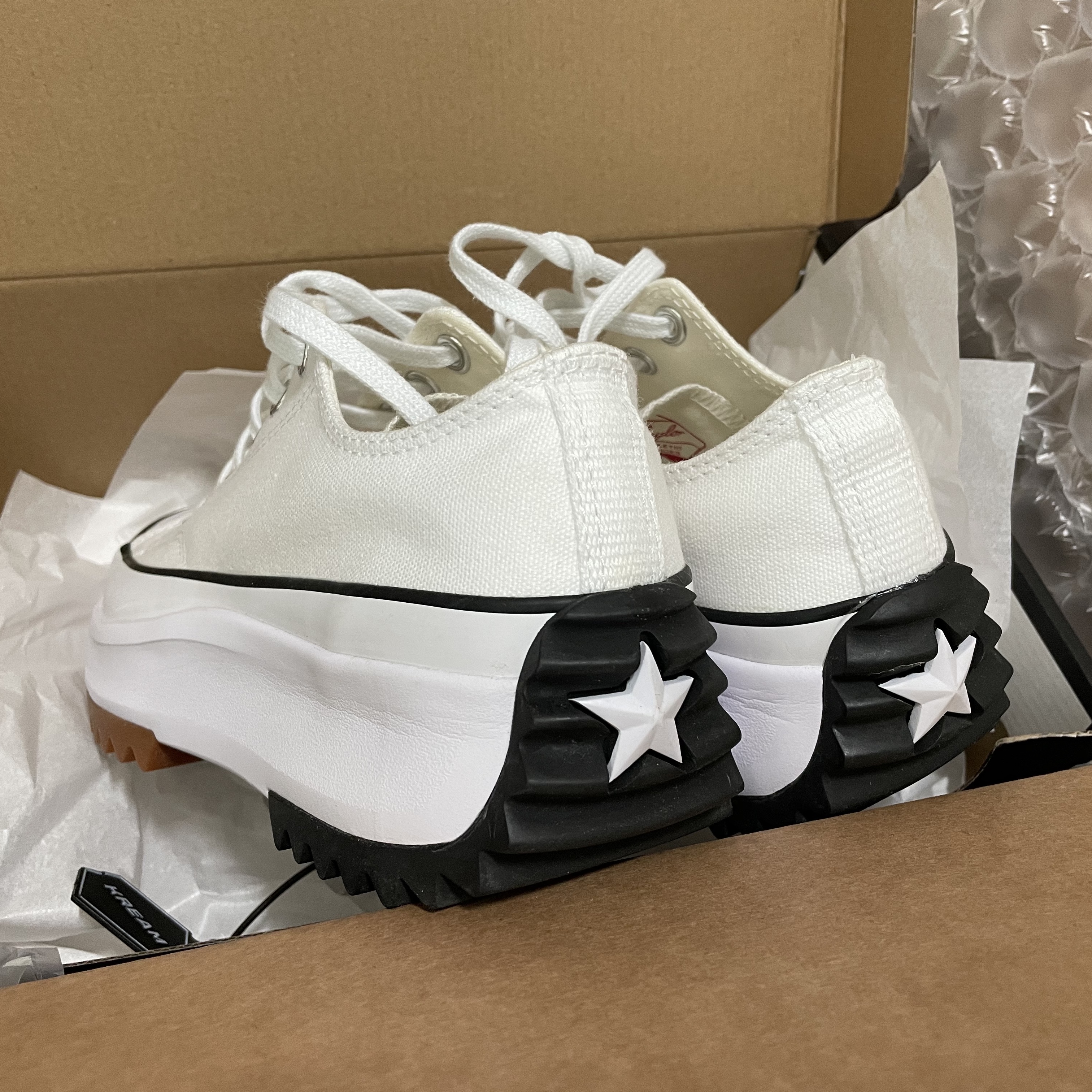 Converse Run Star Hike Low White 착용 스타일 - 3
