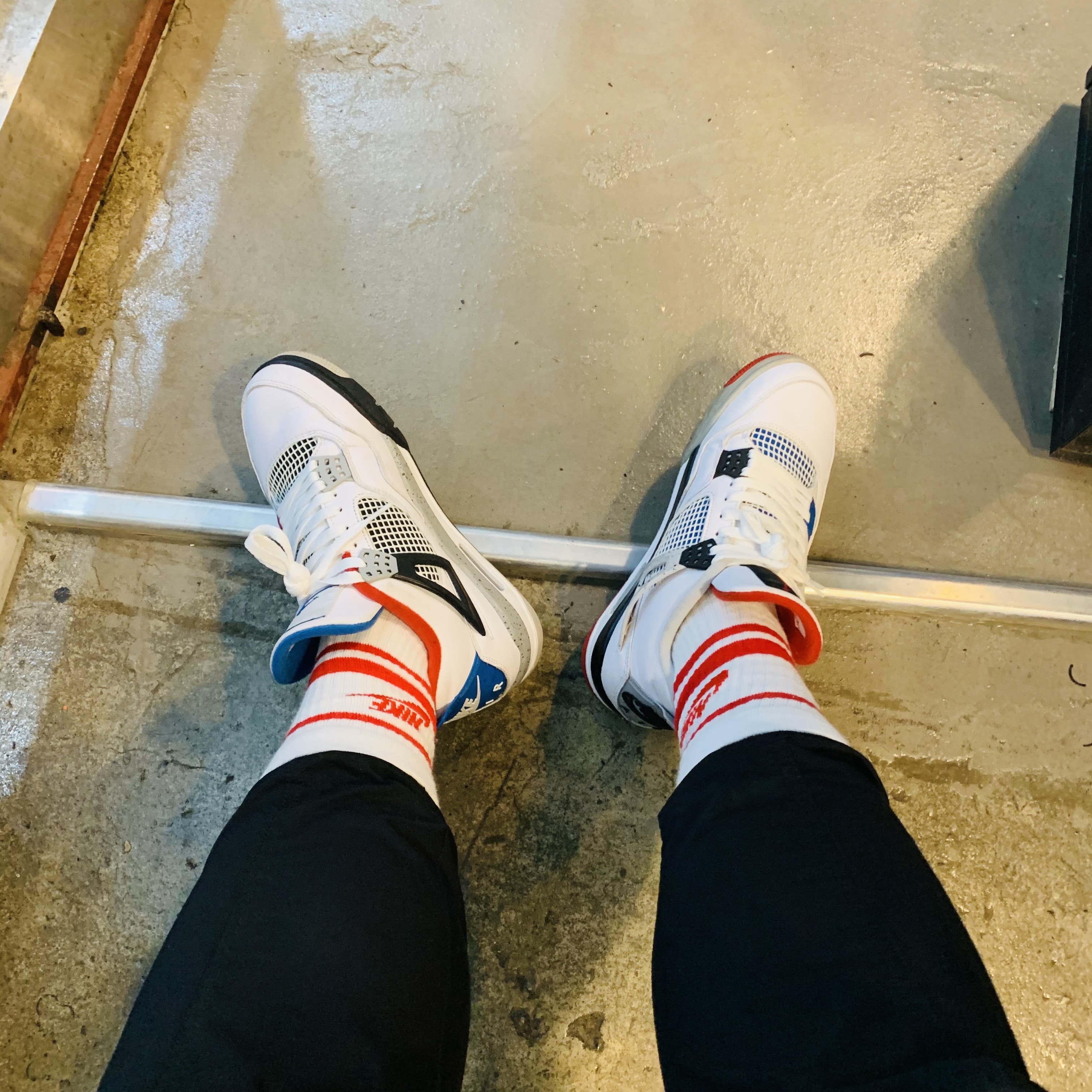 Jordan 4 Retro What The 4 착용 스타일 - 1