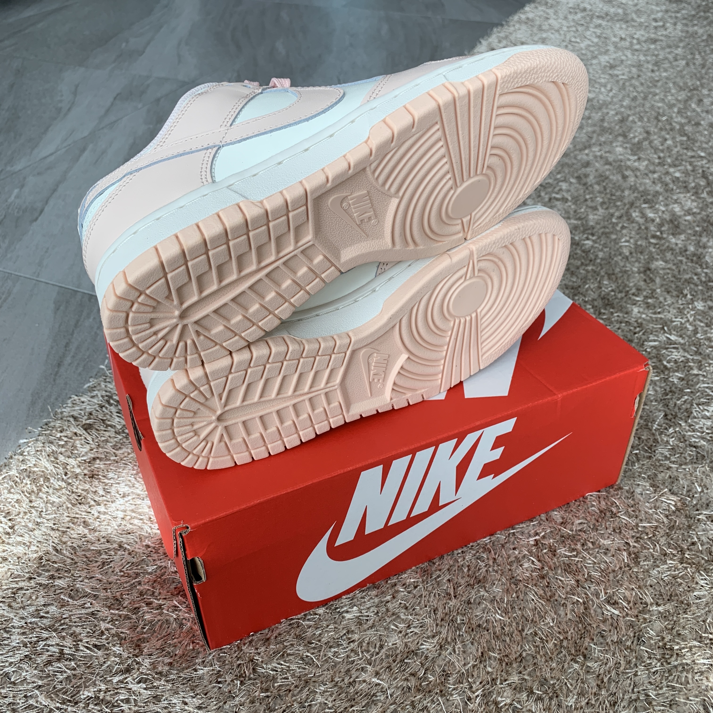 (W) Nike Dunk Low Orange Pearl 착용 스타일 - 3