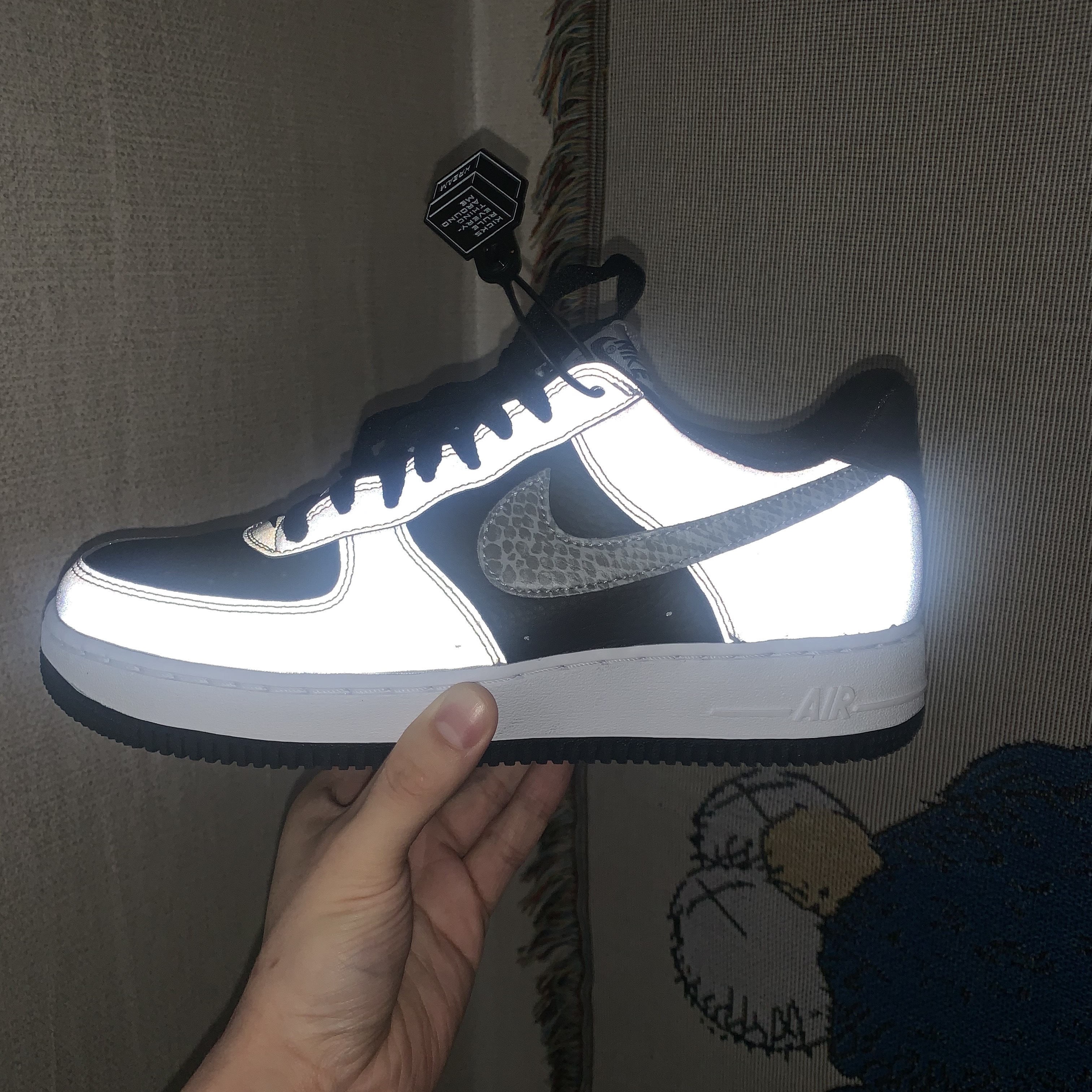 Nike Air Force 1 B Silver Snake 착용 스타일