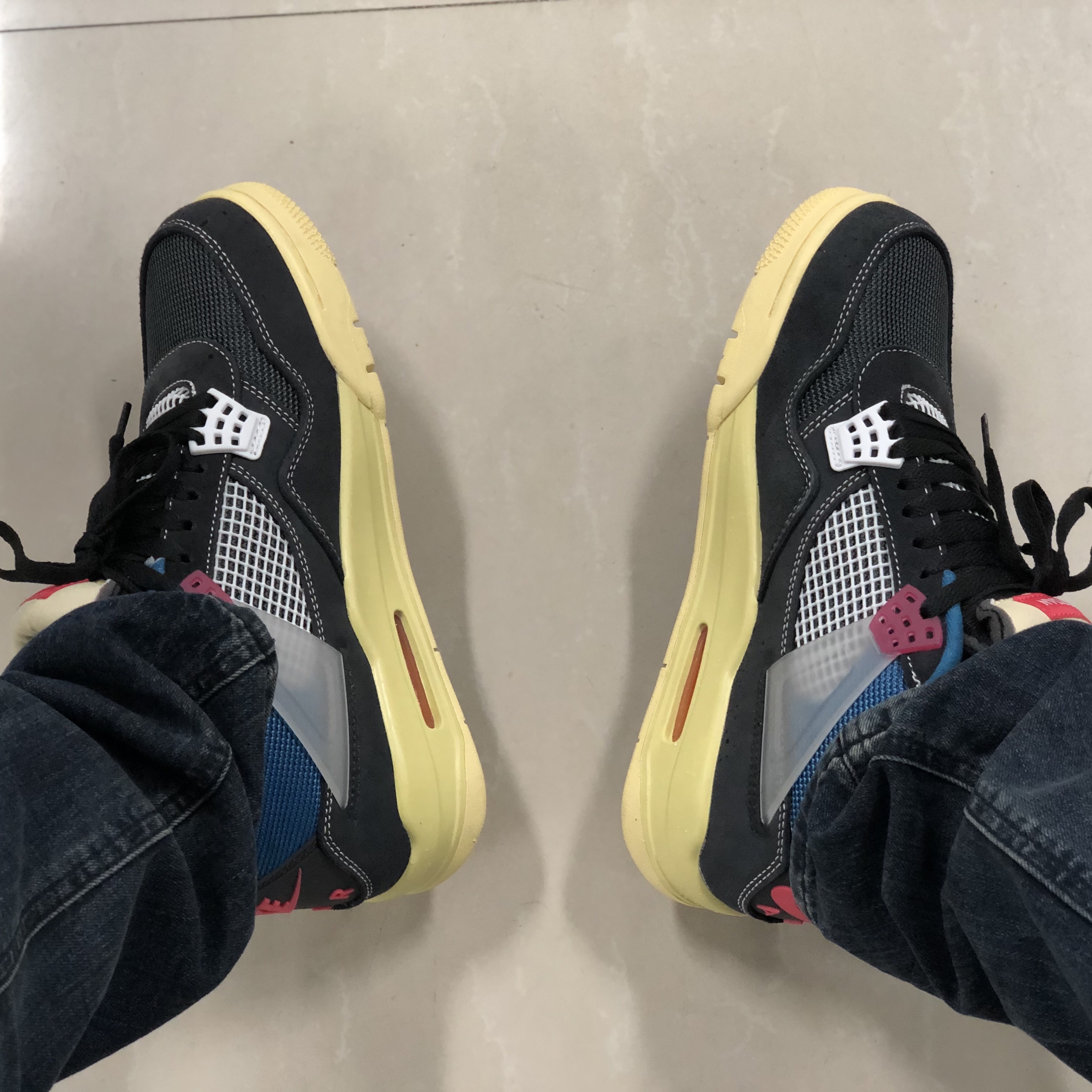 Jordan 4 x Union Retro Off Noir 착용 스타일