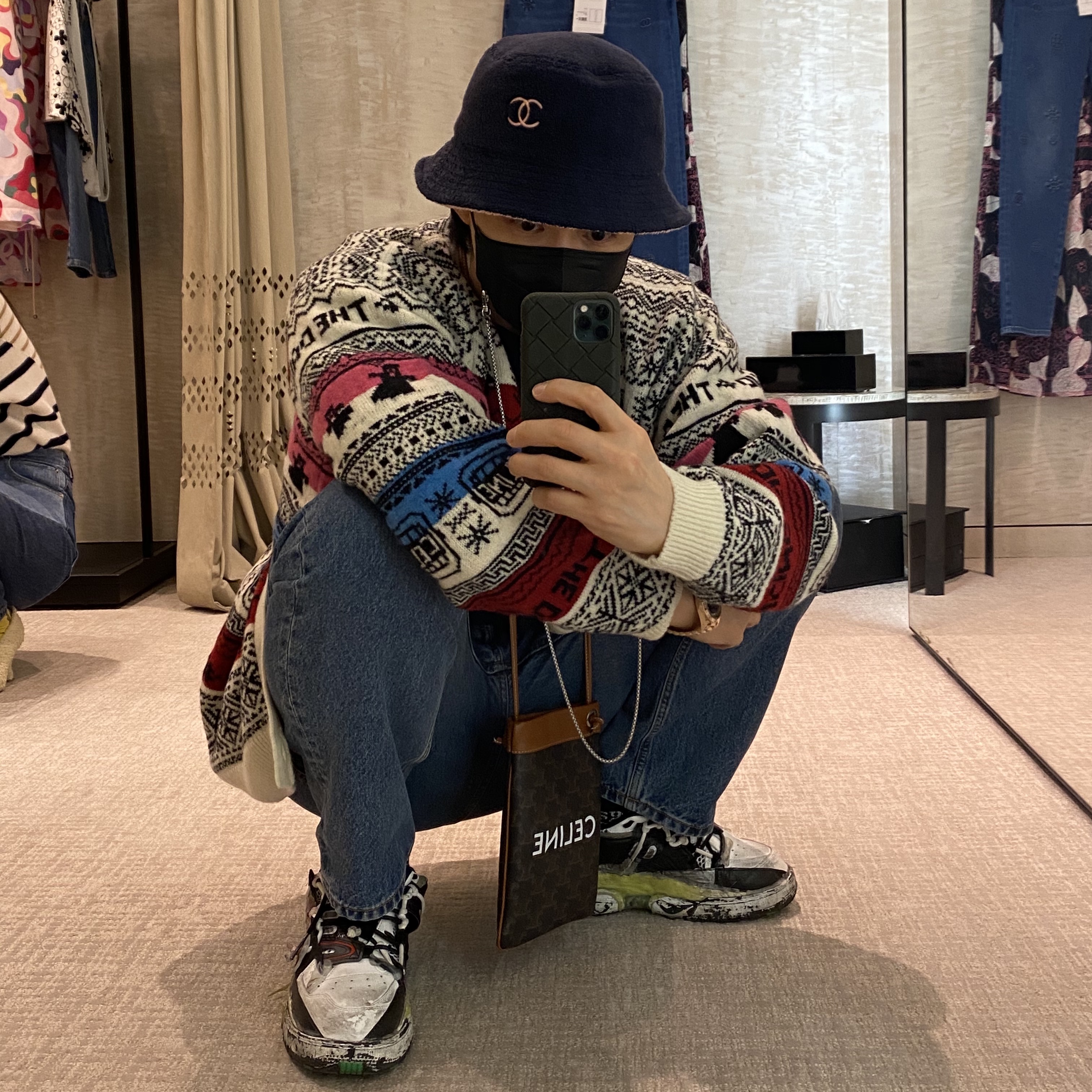 Maison Margiela Fusion Low Top Sneakers Black Red Green 착용 스타일 - 1