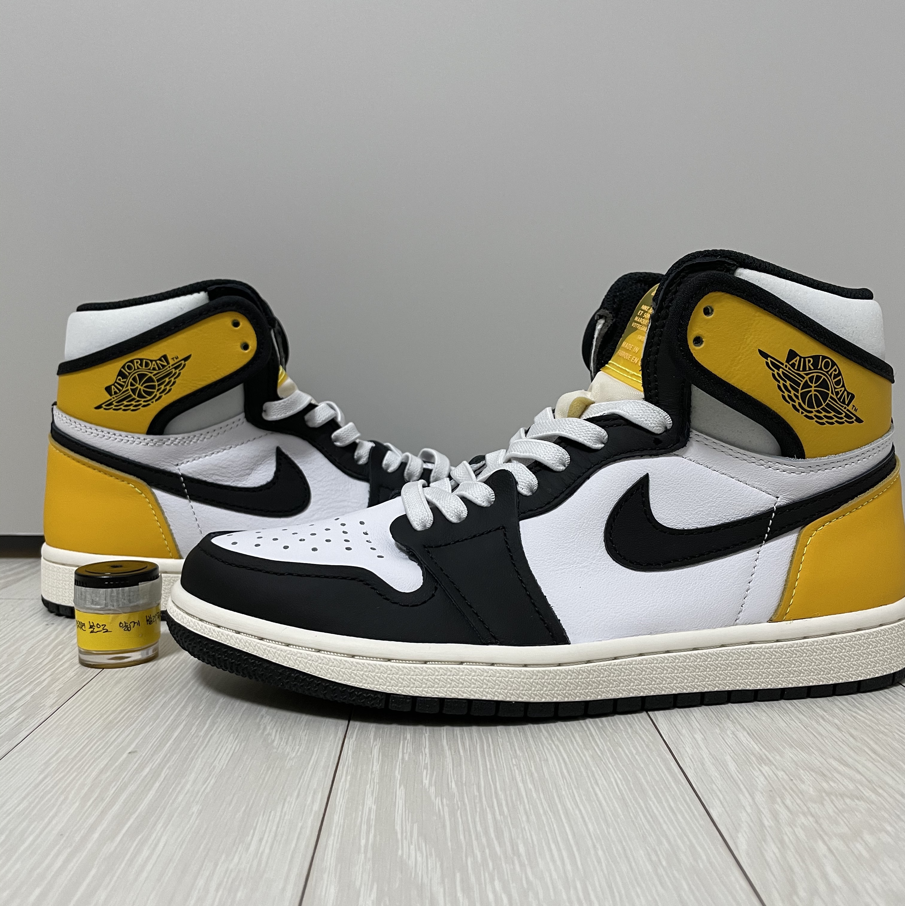 Jordan 1 Retro High OG Volt Gold 착용 스타일 - 3