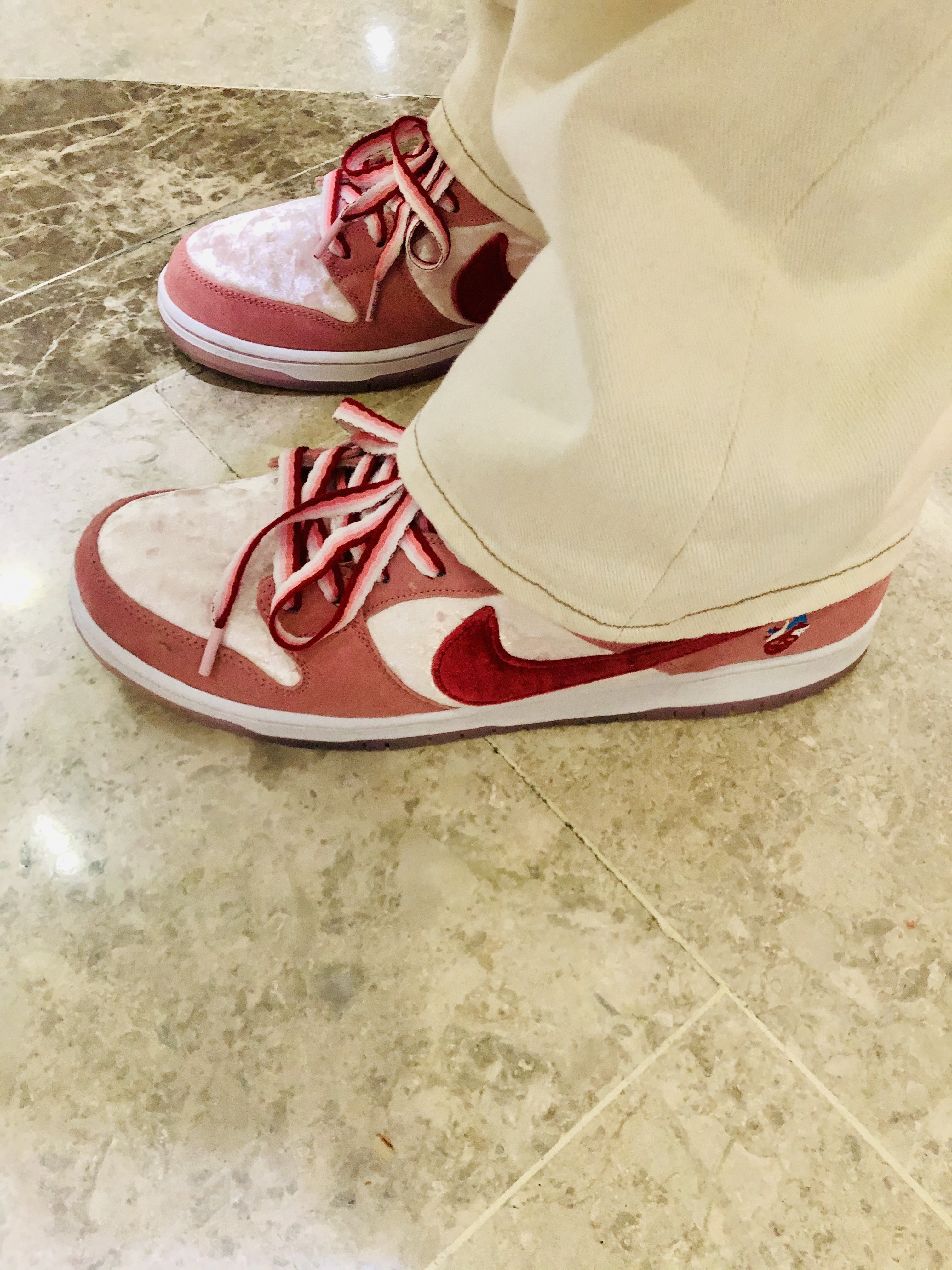 Nike x StrangeLove SB Dunk Low Pink (Regular Box) 착용 스타일 - 4