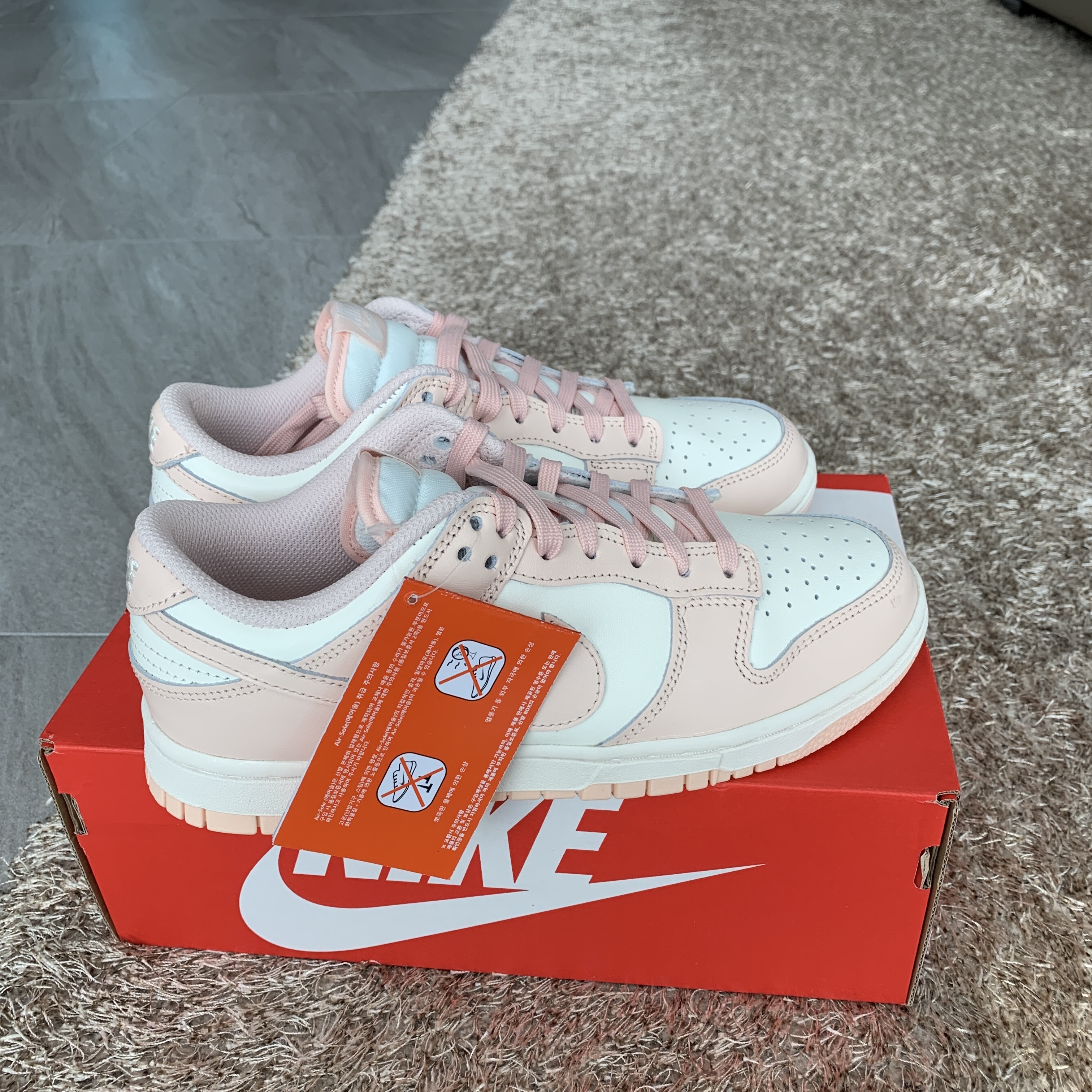 (W) Nike Dunk Low Orange Pearl 착용 스타일 - 2
