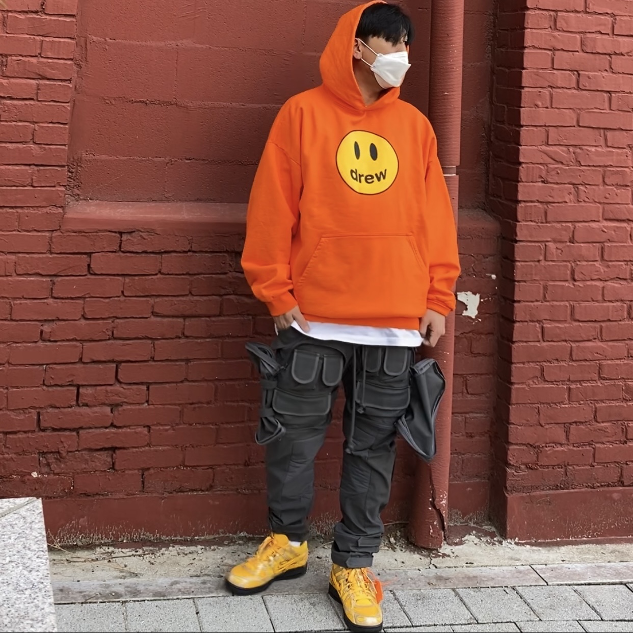 Nike x Off-White Air Rubber Dunk University Gold 착용 스타일