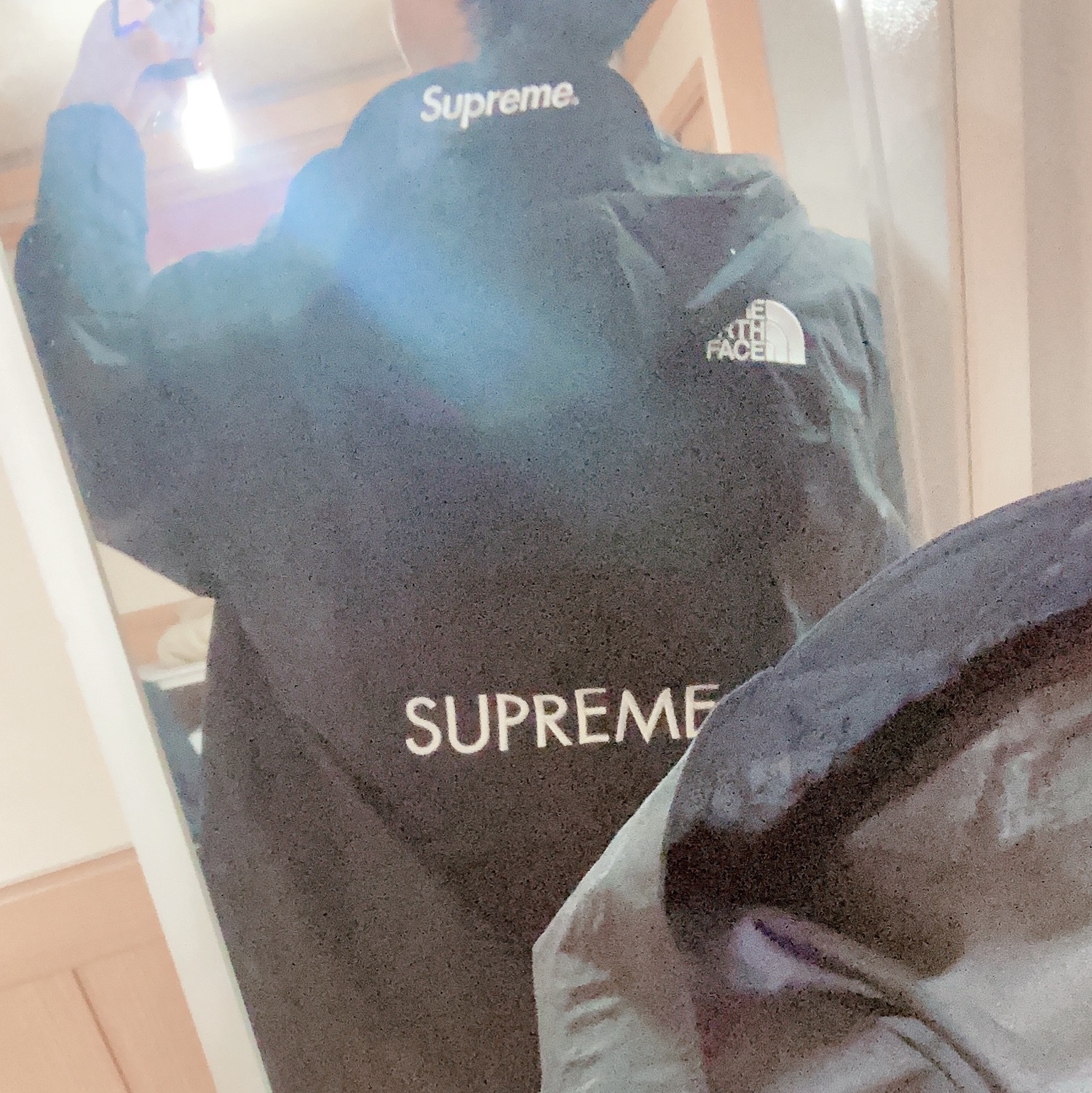 Nike x Stussy Windrunner Jacket Habanero Red, Supreme x The North Face Cargo Jacket Black - 20SS 착용 스타일 - 2