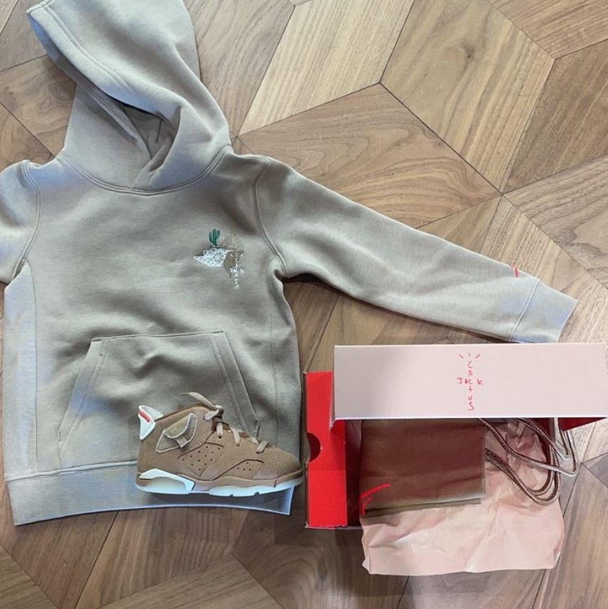 Jordan 6 x Travis Scott Retro Olive, Jordan 6 x Travis Scott Retro SP British Khaki 착용 스타일 - 3