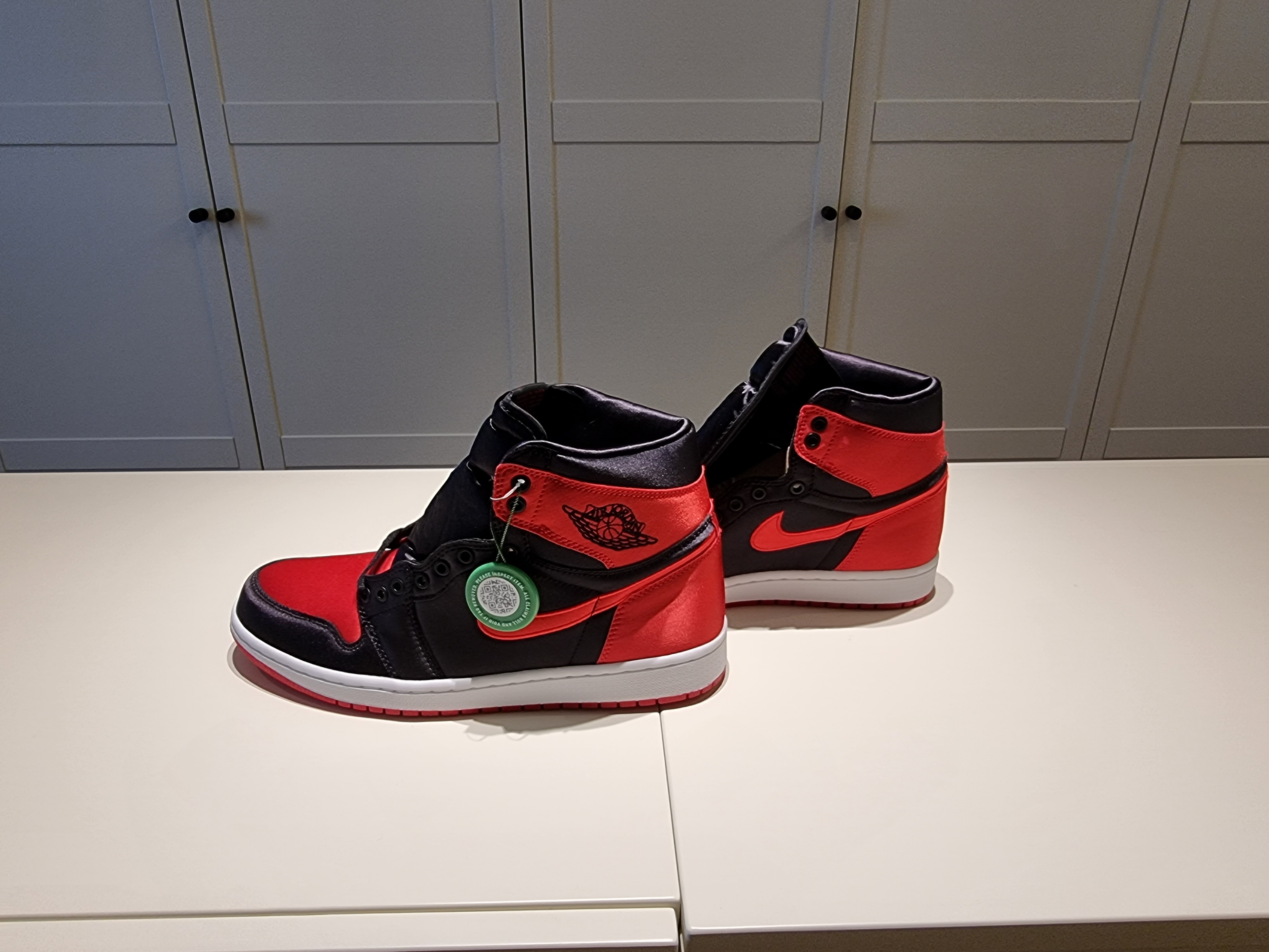 Jordan 1 Retro High Satin Banned 착용 스타일