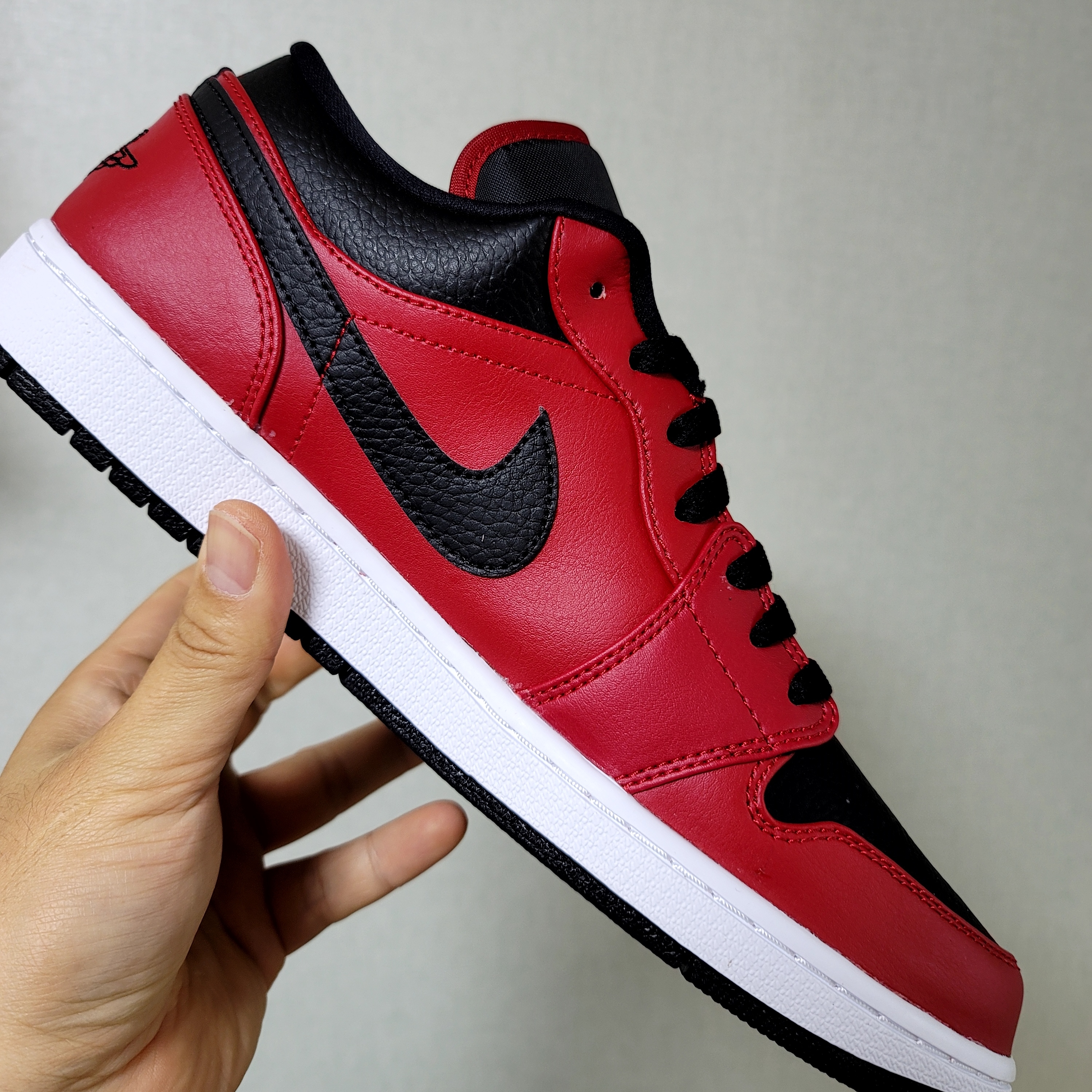 Jordan 1 Low Gym Red Black 착용 스타일