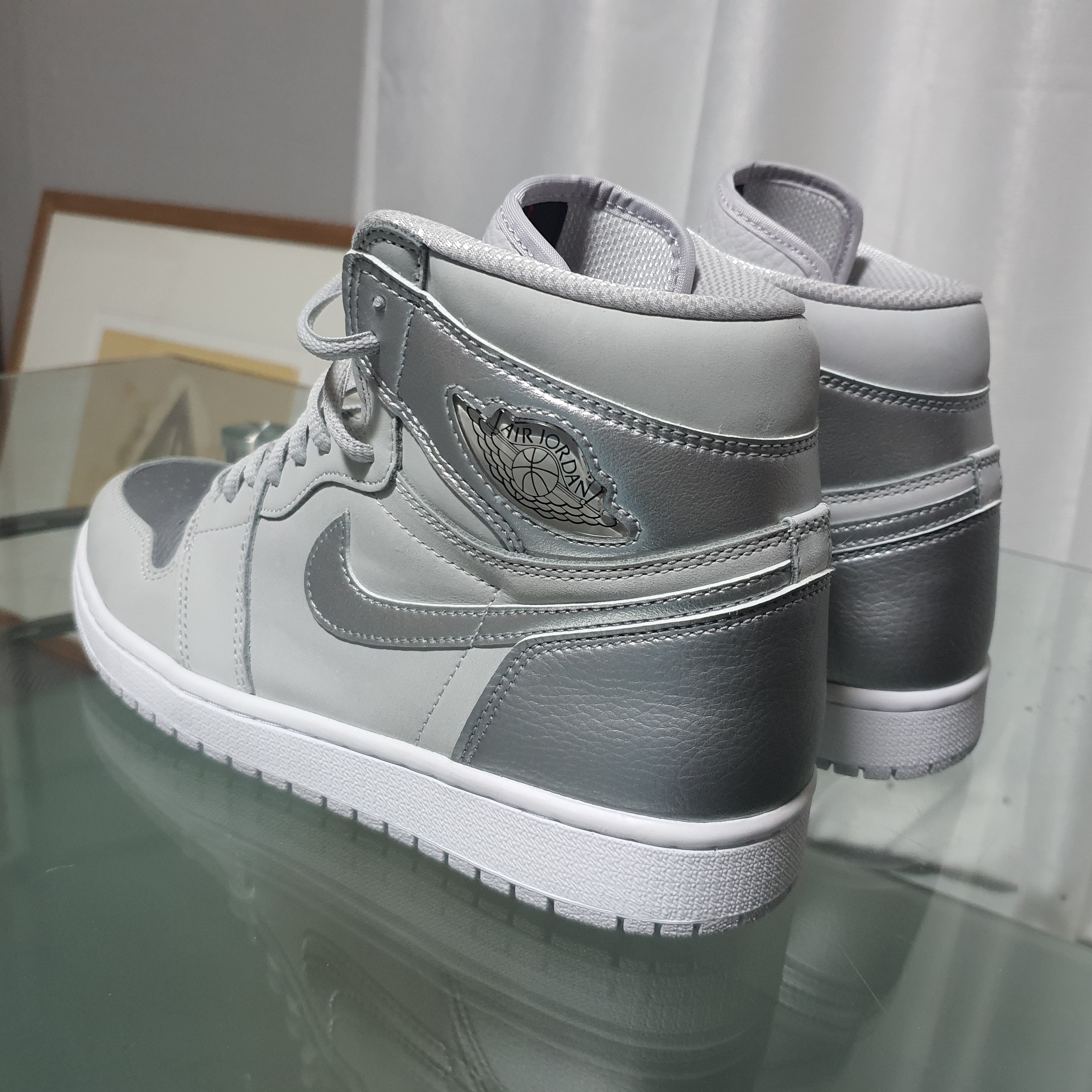 Jordan 1 Retro High OG CO.JP Neutral Grey 착용 스타일 - 4