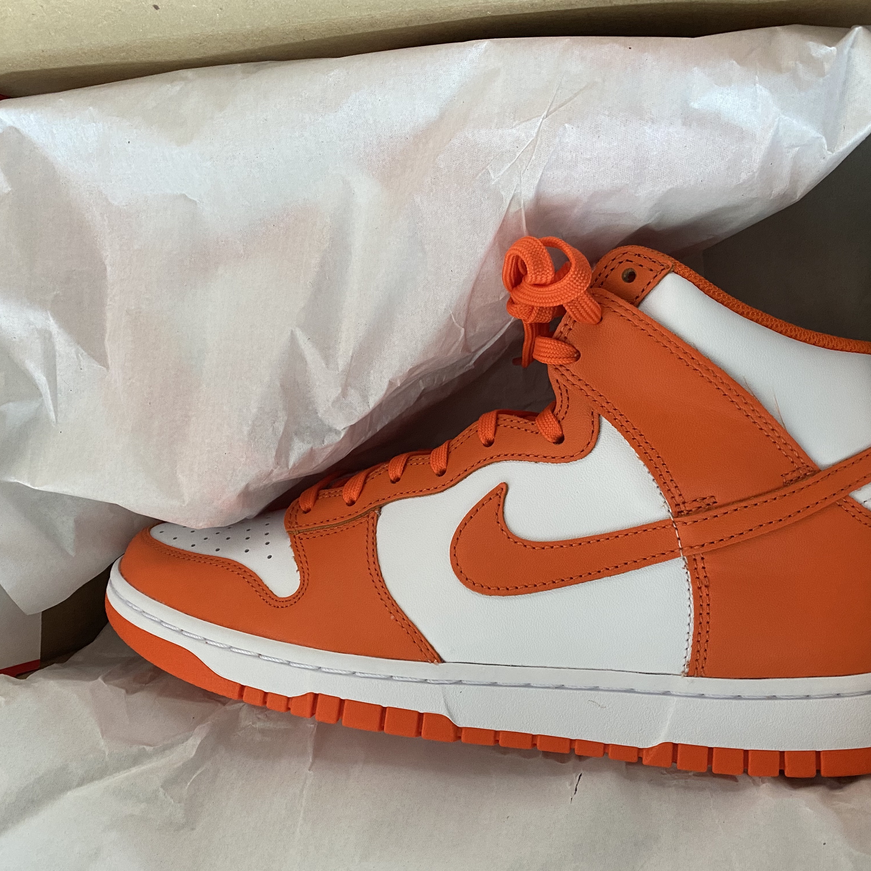 Nike Dunk High Retro Orange Blaze 착용 스타일
