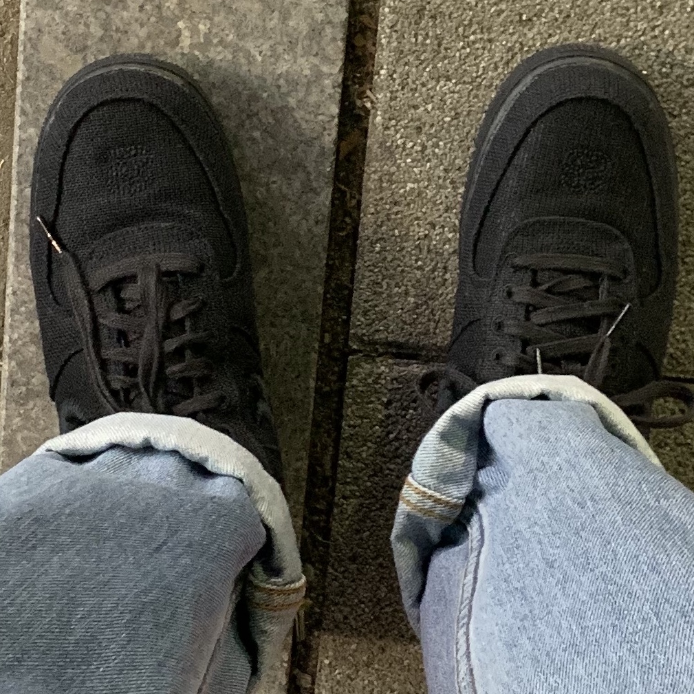 Nike x Stussy Air Force 1 Low Triple Black 착용 스타일