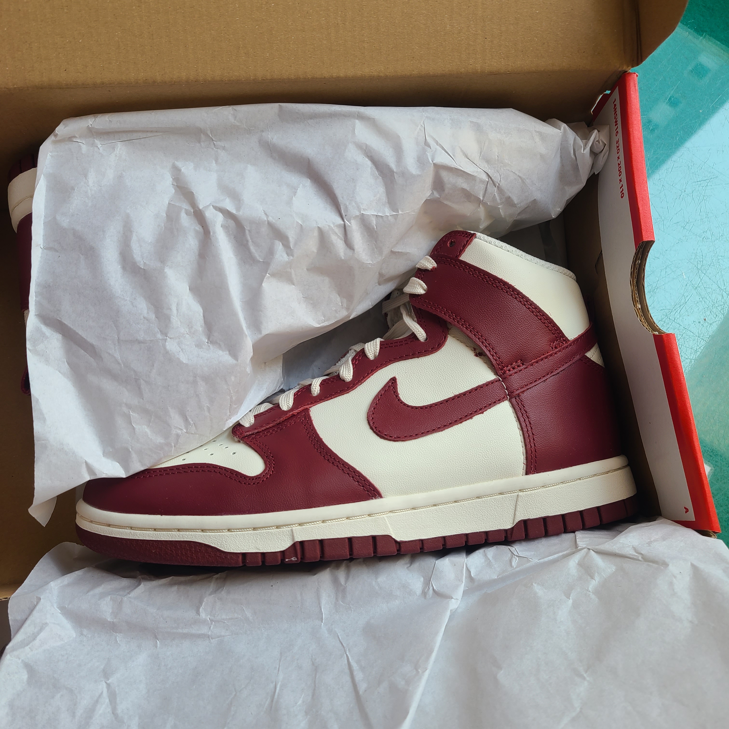 (W) Nike Dunk High Team Red 착용 스타일