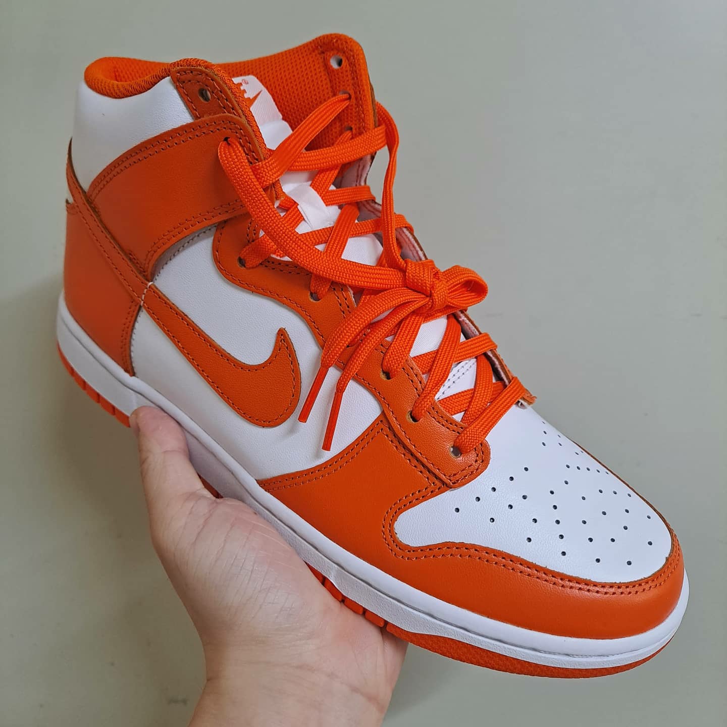 Nike Dunk High Retro Orange Blaze 착용 스타일