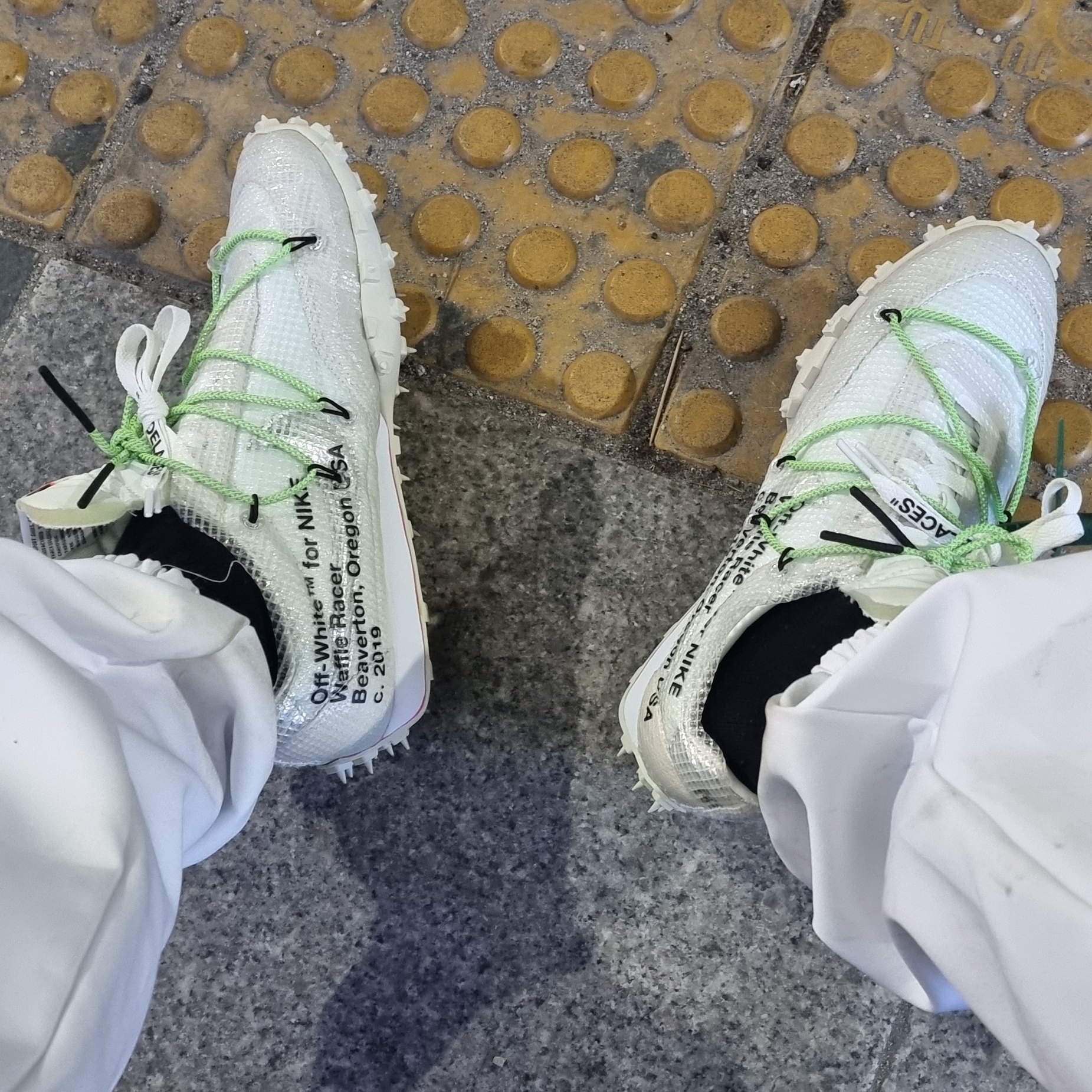 (W) Nike x Off-White Waffle Racer White 착용 스타일 - 2