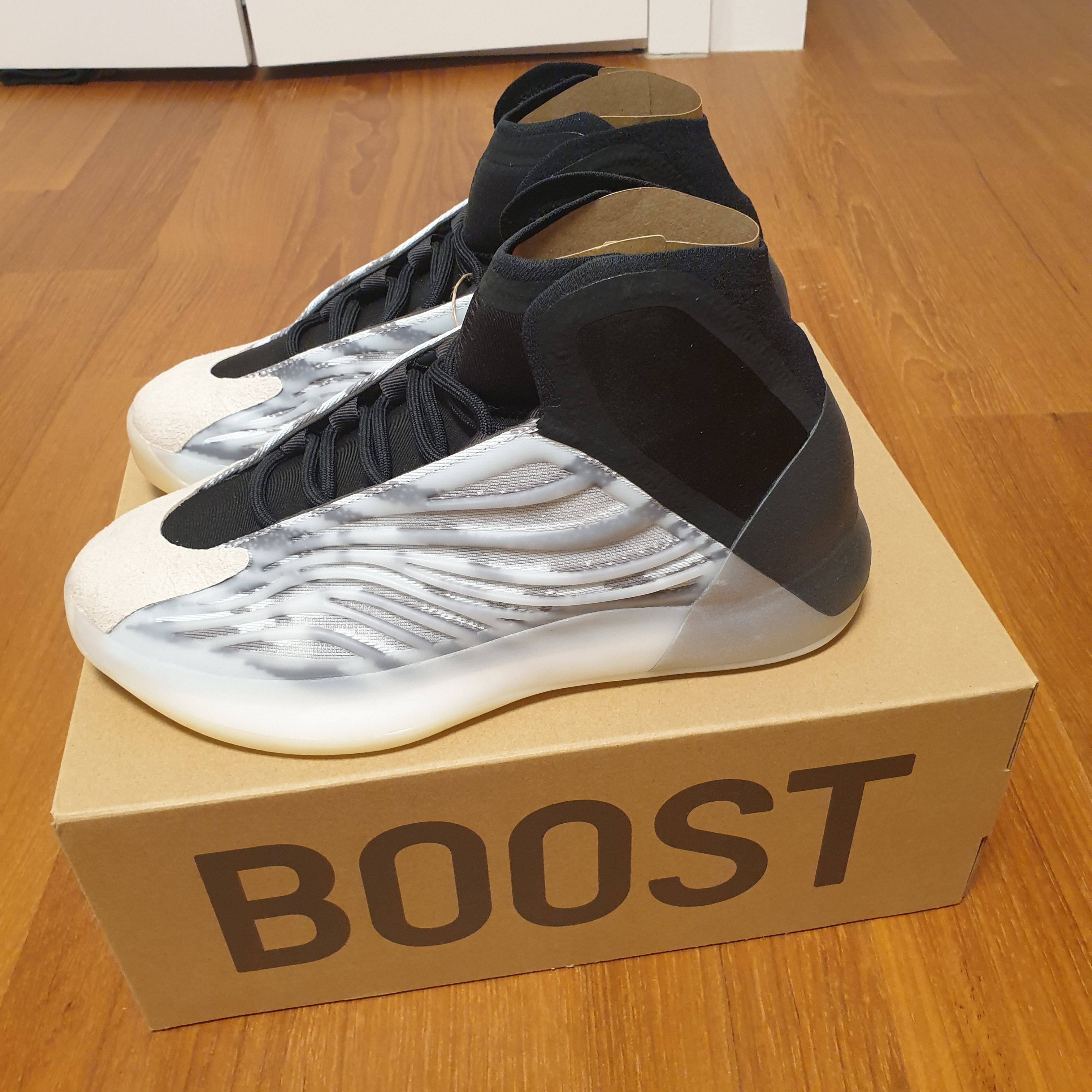 Adidas Yeezy QNTM BSKTBL 착용 스타일 - 2