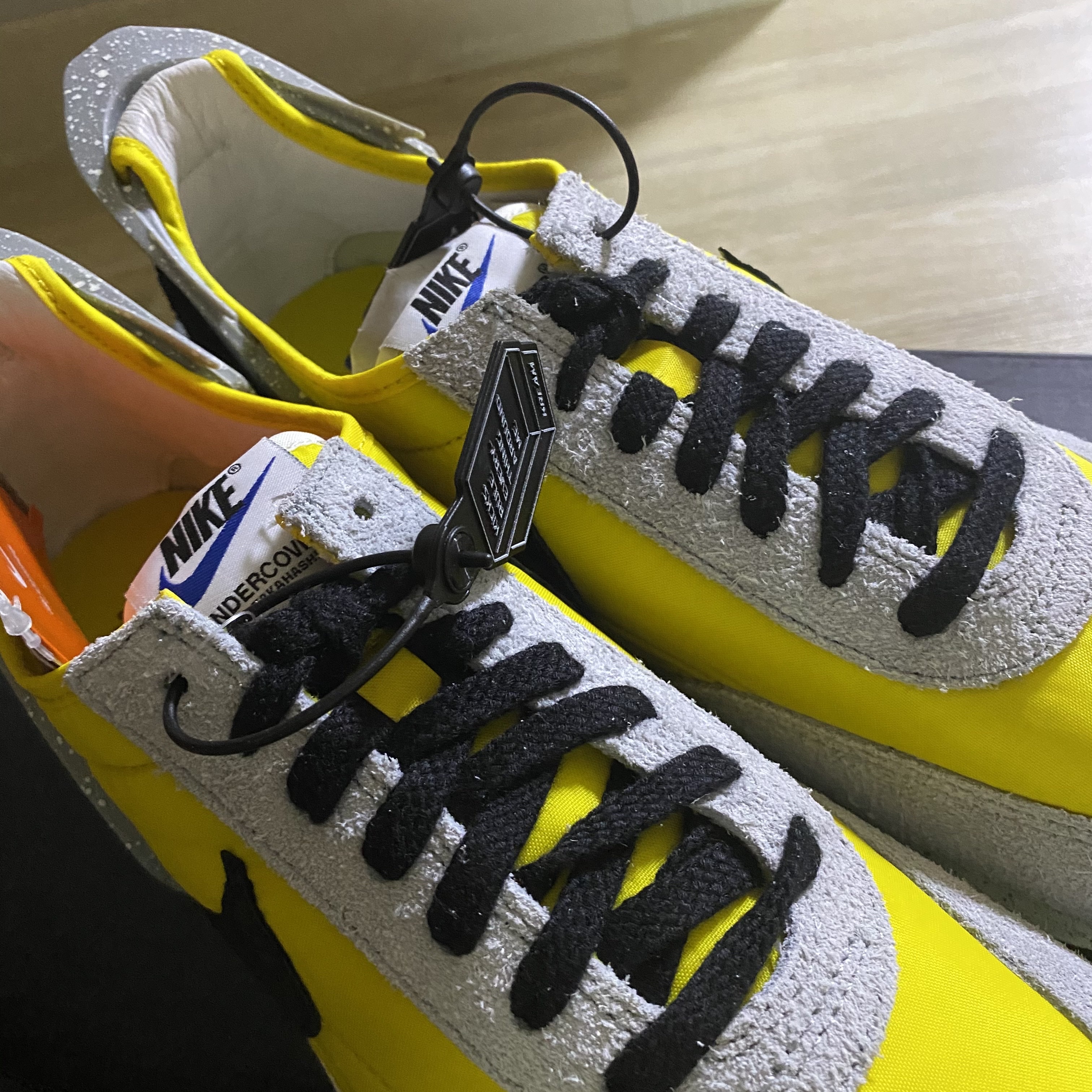Nike x Undercover Daybreak Bright Citron 착용 스타일 - 2