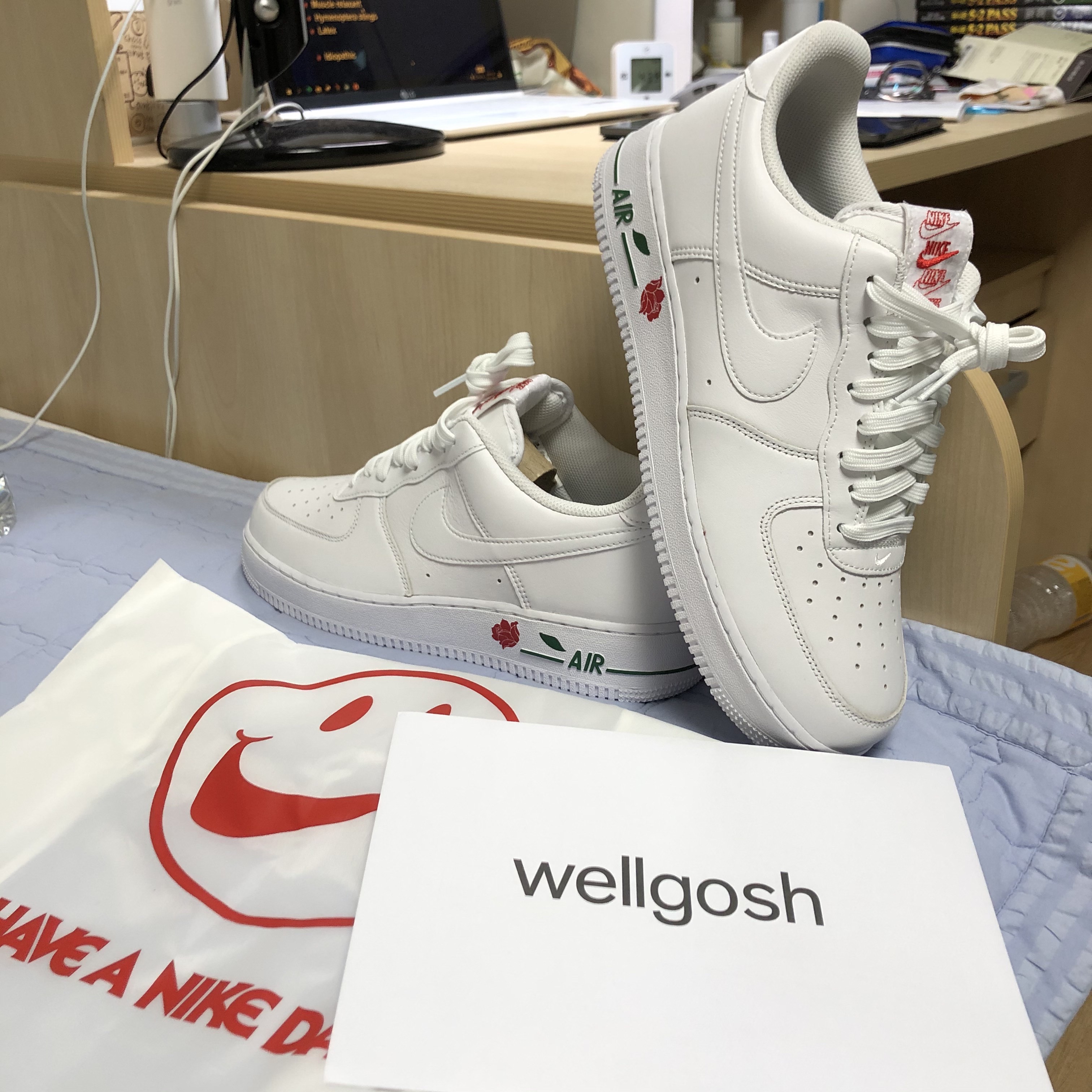 Nike Air Force 1 '07 LX White Bag 착용 스타일