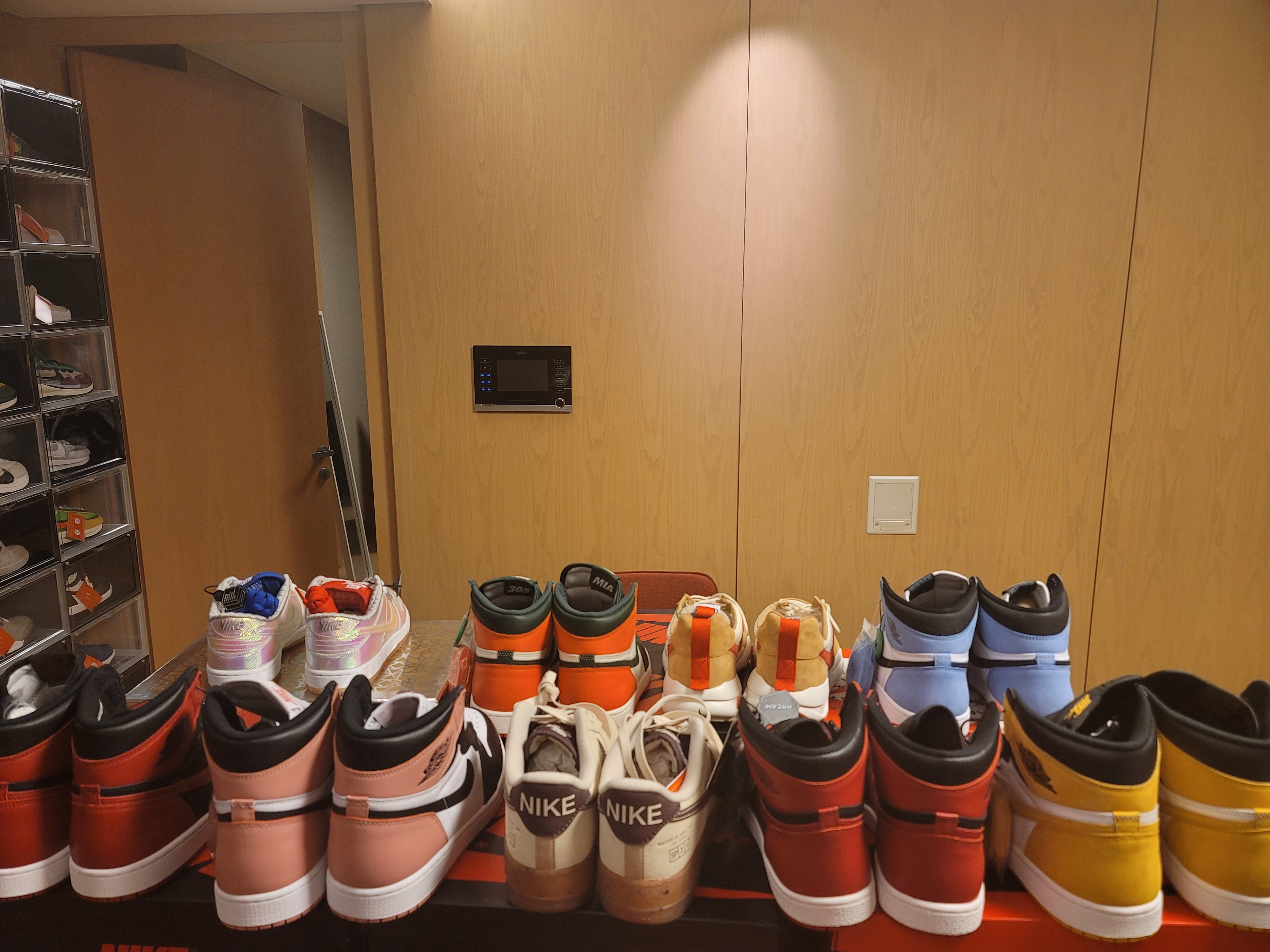 Jordan 1 Retro High Rust Pink, Jordan 1 Retro High OG University Blue 착용 스타일 - 4