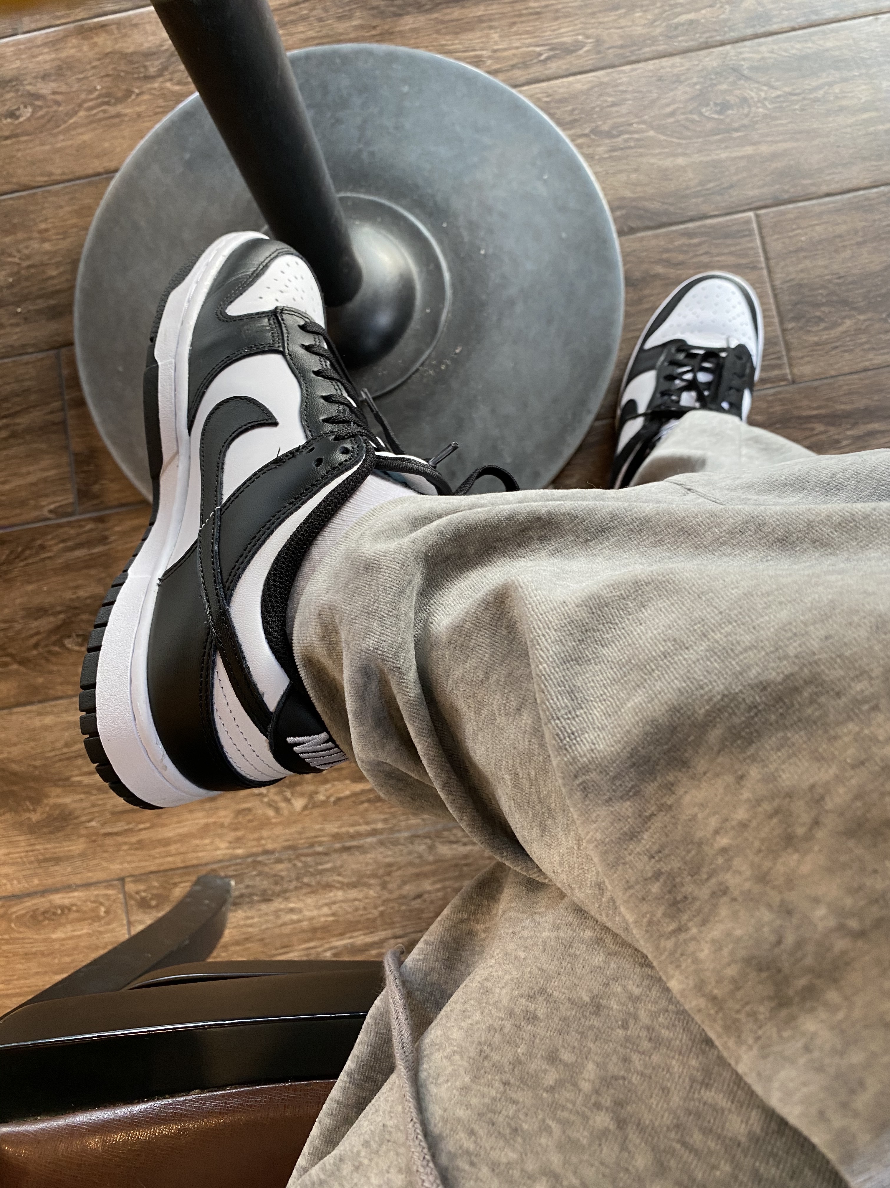 Nike Dunk Low Retro Black 착용 스타일