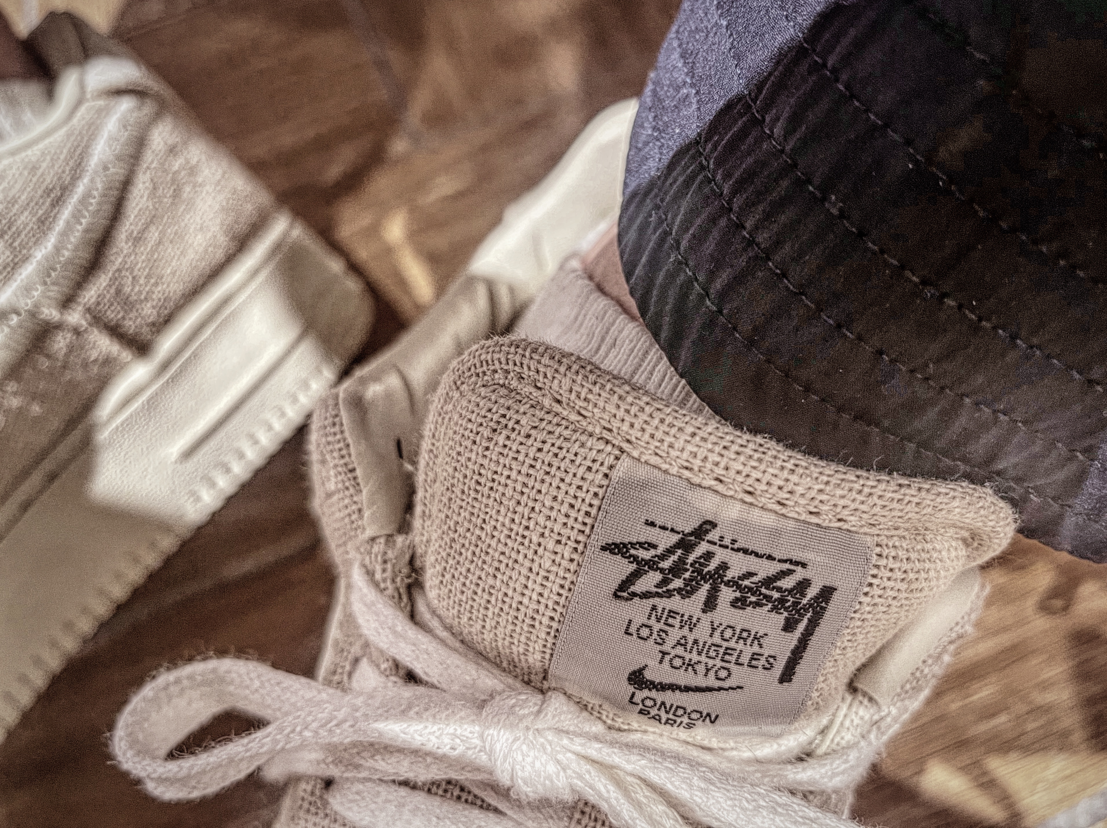Nike x Stussy Air Force 1 Low Fossil 착용 스타일 - 1