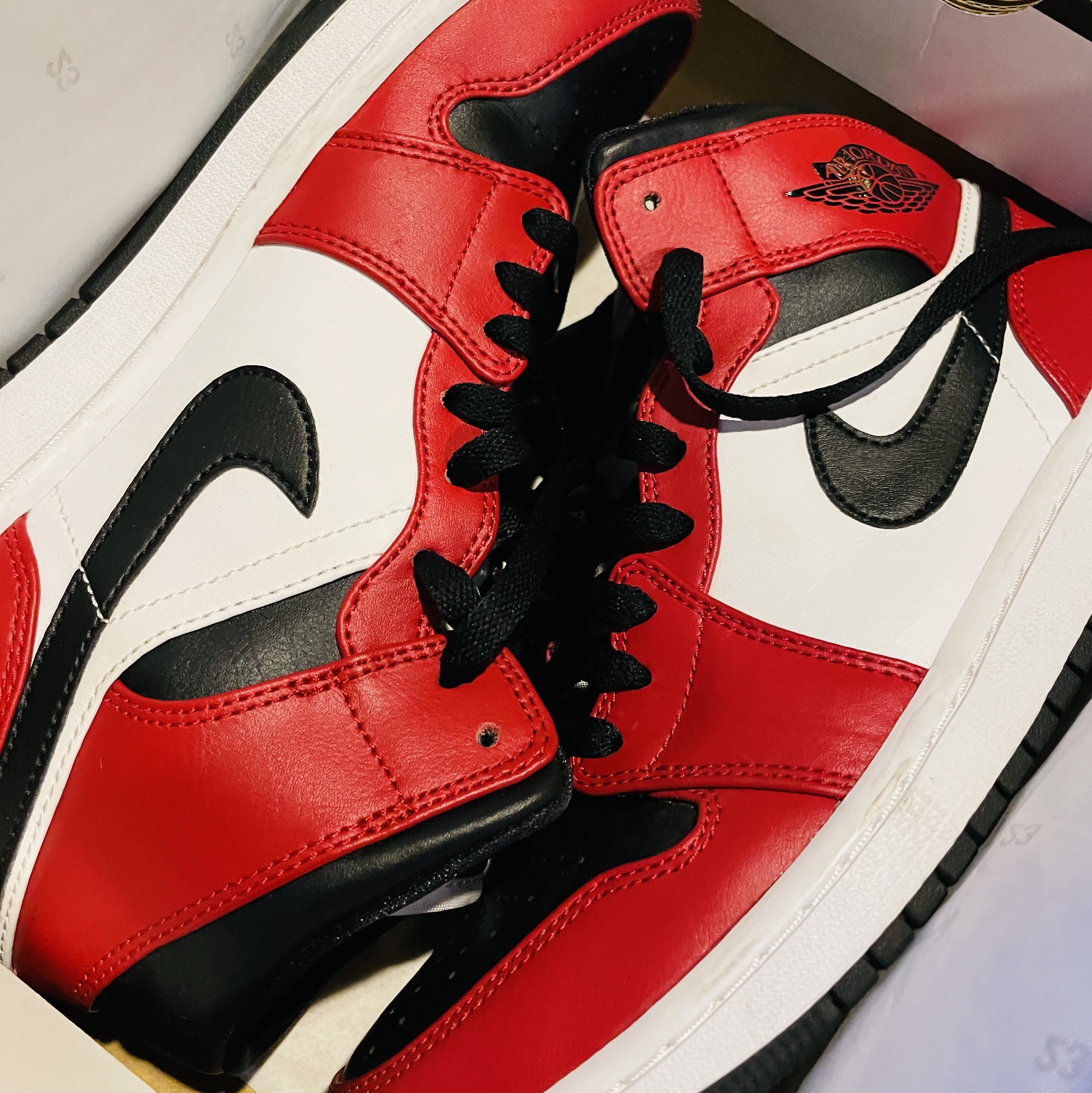 Jordan 1 Mid Chicago Black Toe, Jordan 1 Retro Storm Blue 착용 스타일 - 2