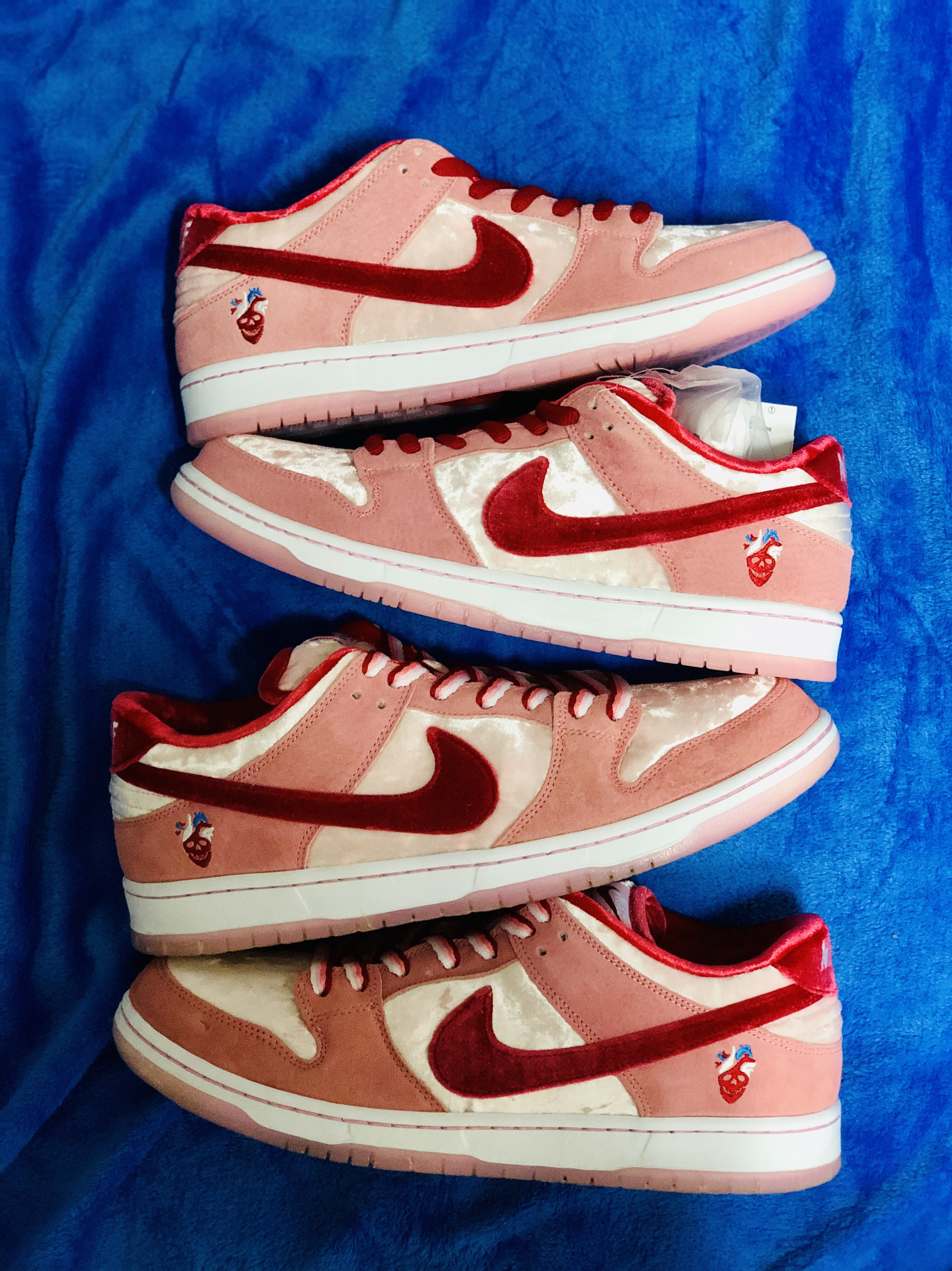 Nike x StrangeLove SB Dunk Low Pink (Regular Box), Nike x Sean Cliver SB Dunk Low Holiday Special 착용 스타일 - 1