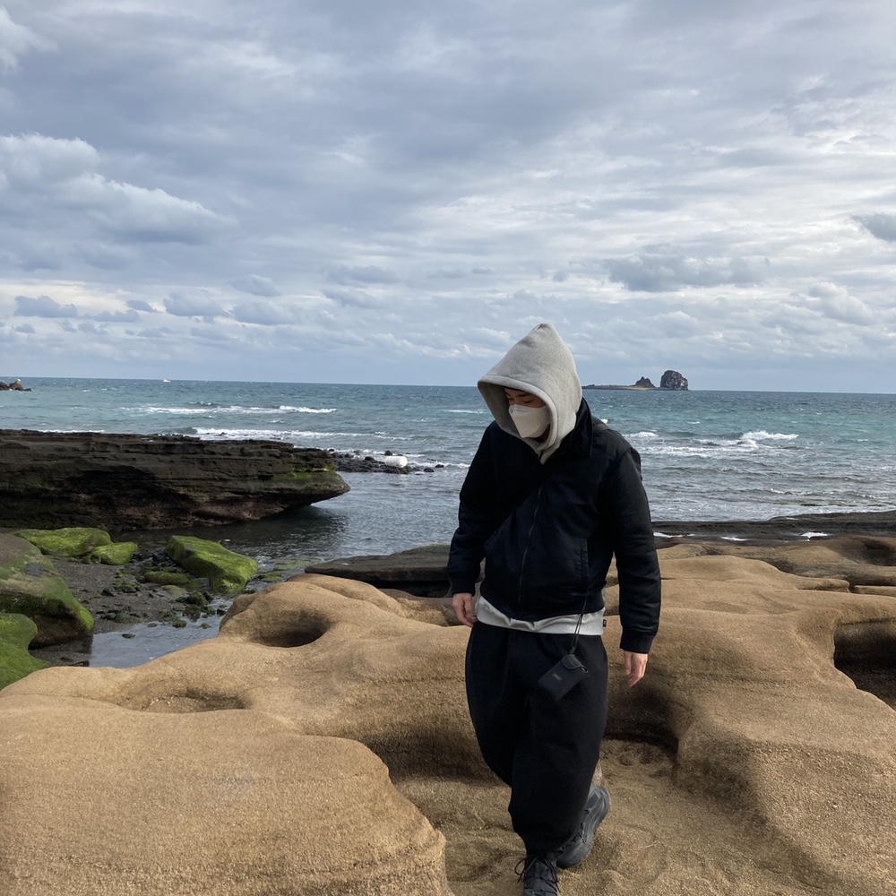 IAB Studio Hoodie Gray - 21SS 착용 스타일