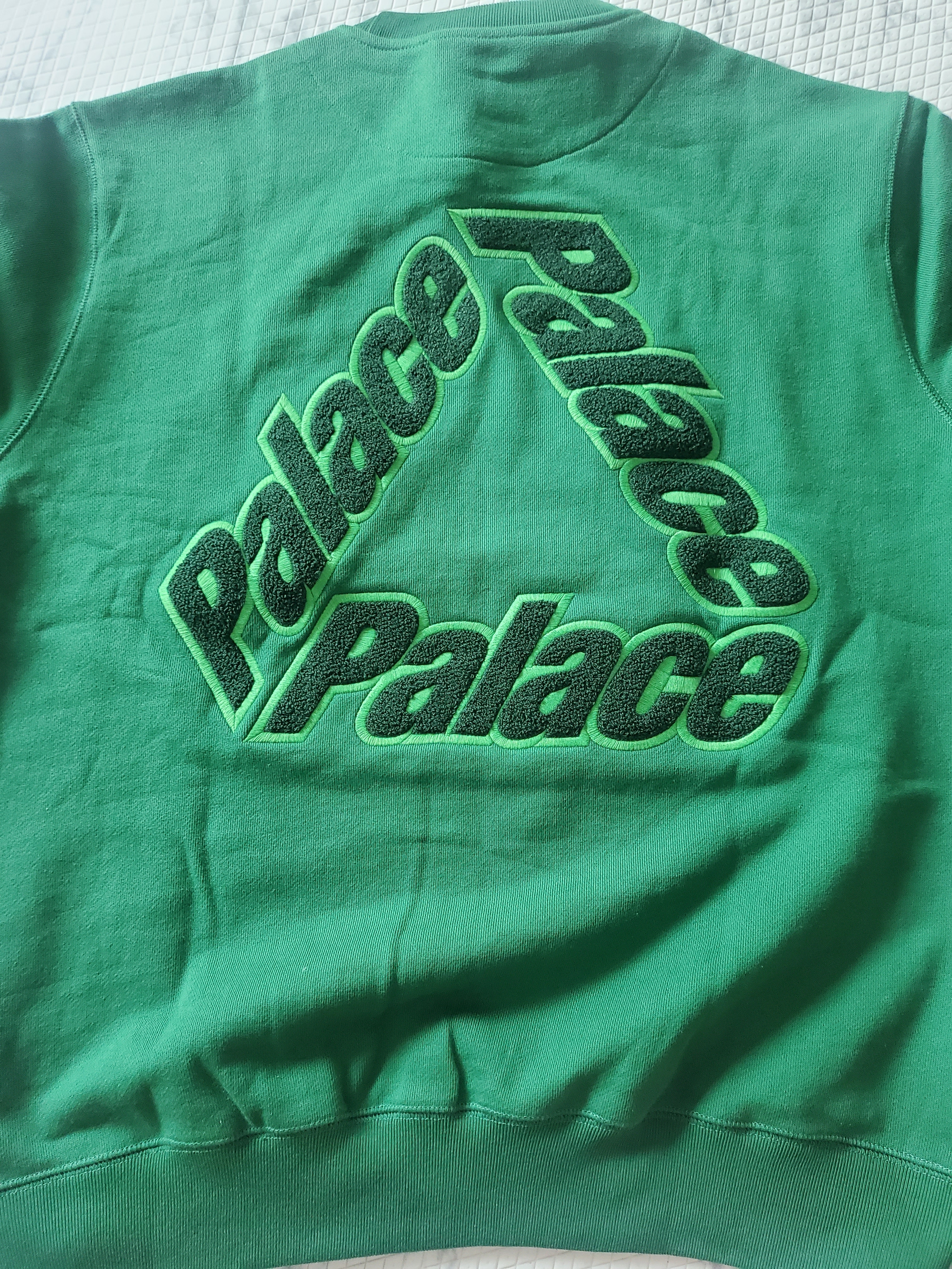 Palace P-3 Chenille Crew Green - 21SS 착용 스타일 - 2