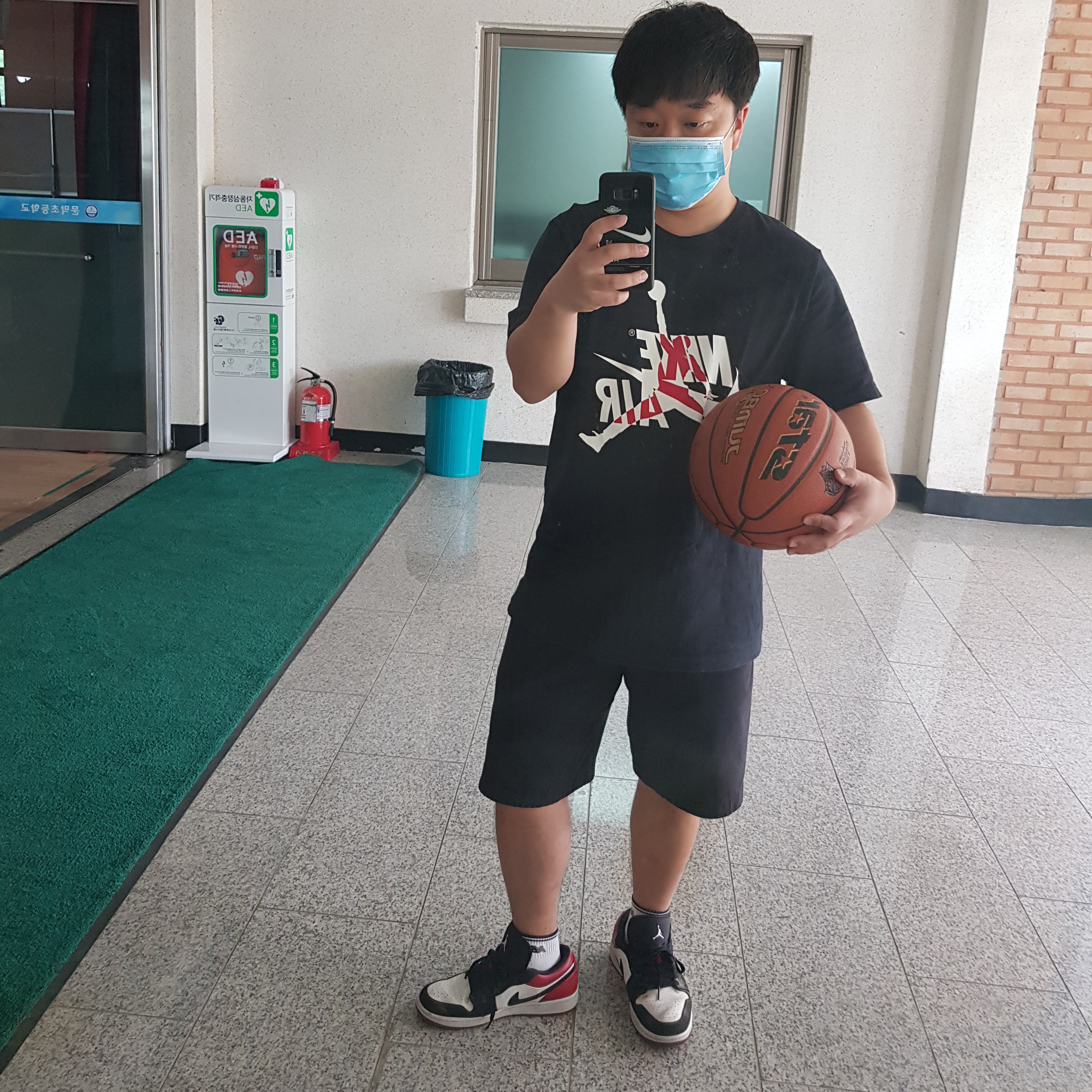 Jordan 1 Low Black Toe 착용 스타일