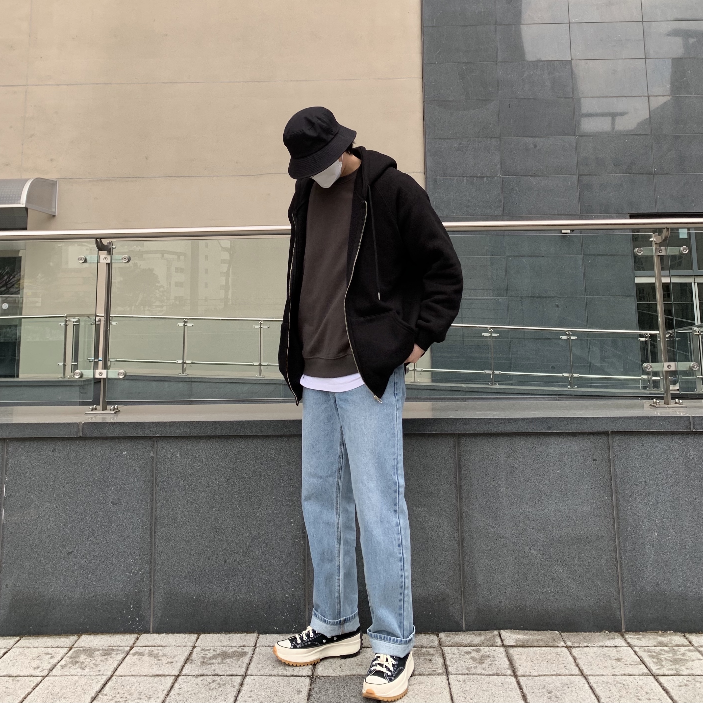 Converse x JW Anderson Run Star Hike Hi Black 착용 스타일