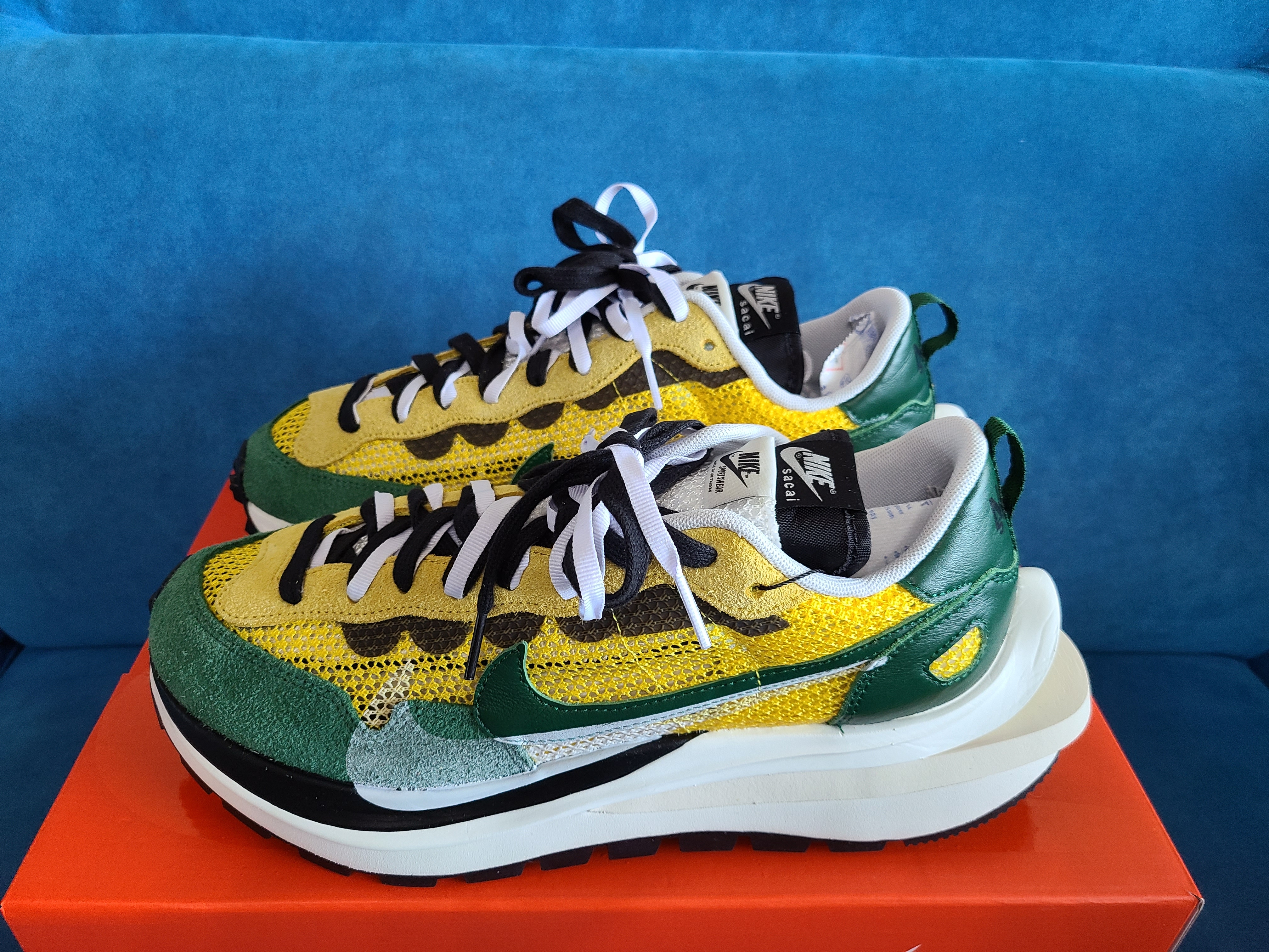 Nike x Sacai VaporWaffle Tour Yellow & Gorge Green Sail 착용 스타일 - 2