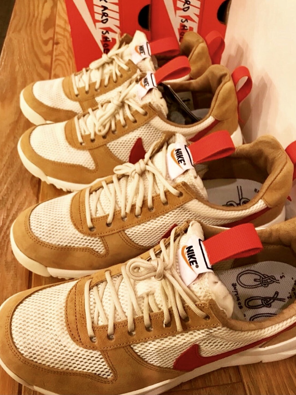 Nike x Tom Sachs Mars Yard Shoe 2.0 Space Camp 착용 스타일 - 3