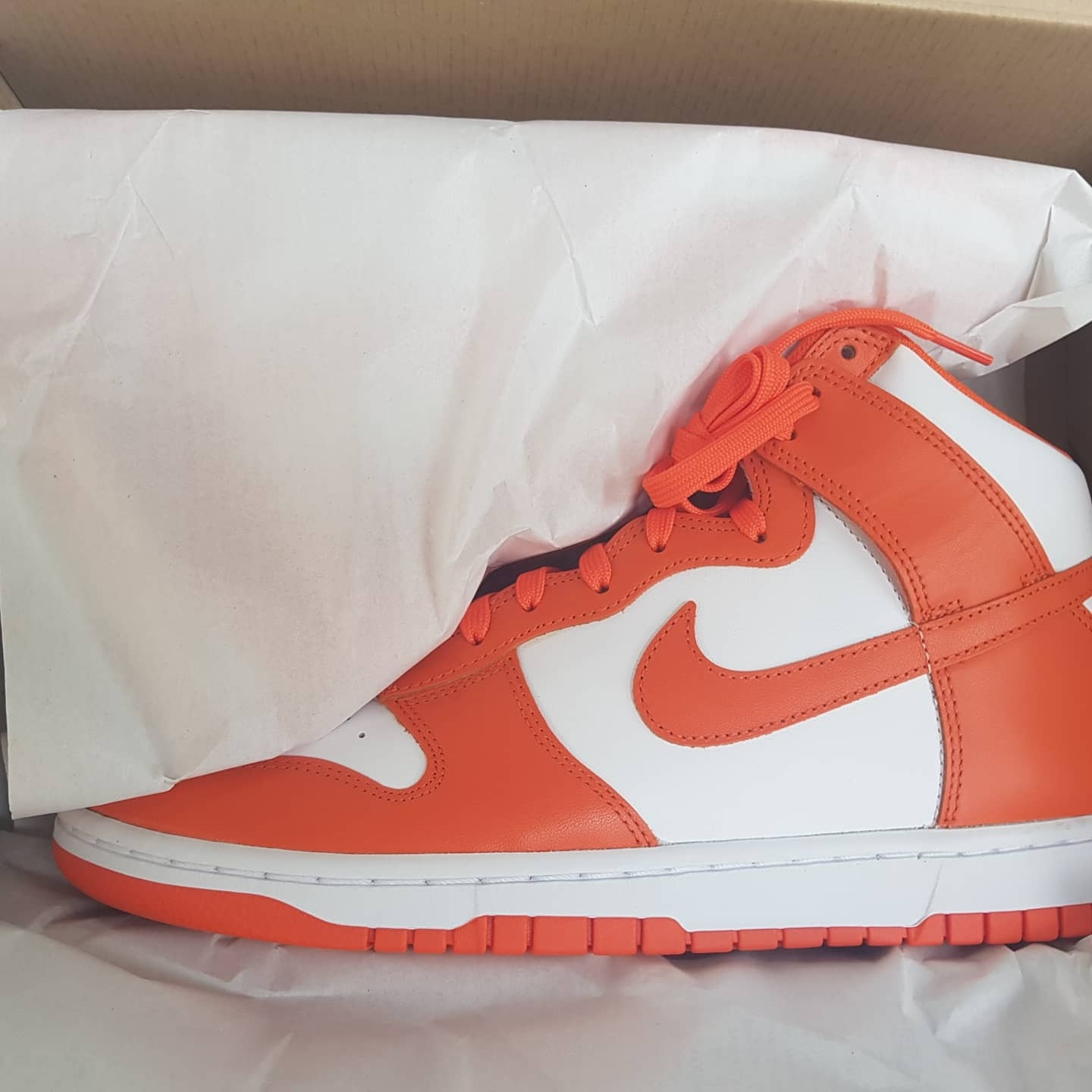 Nike Dunk High Retro Orange Blaze 착용 스타일 - 2