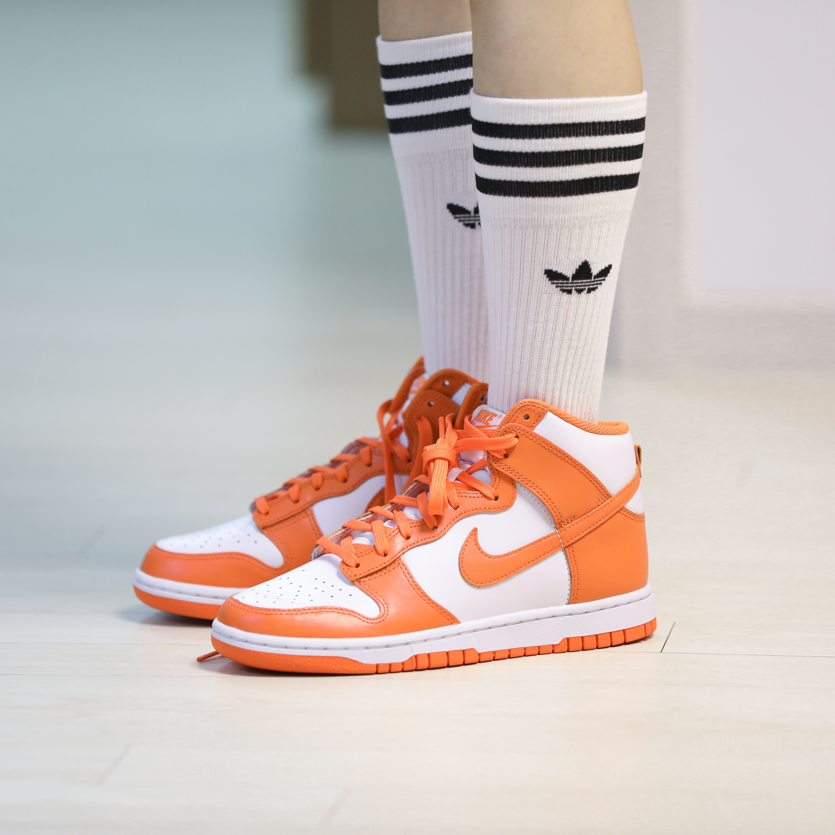 Nike Dunk High Retro Orange Blaze 착용 스타일 - 1