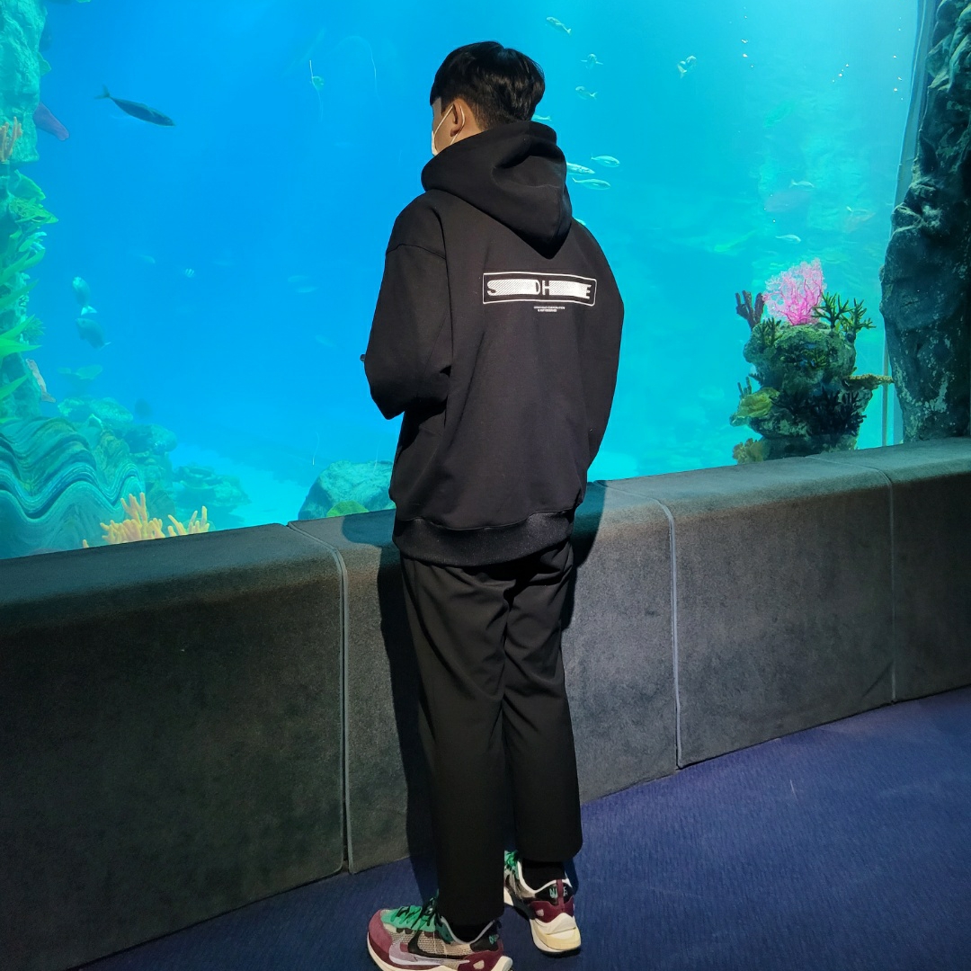 Nike x Sacai VaporWaffle String & Black Villain Red 착용 스타일