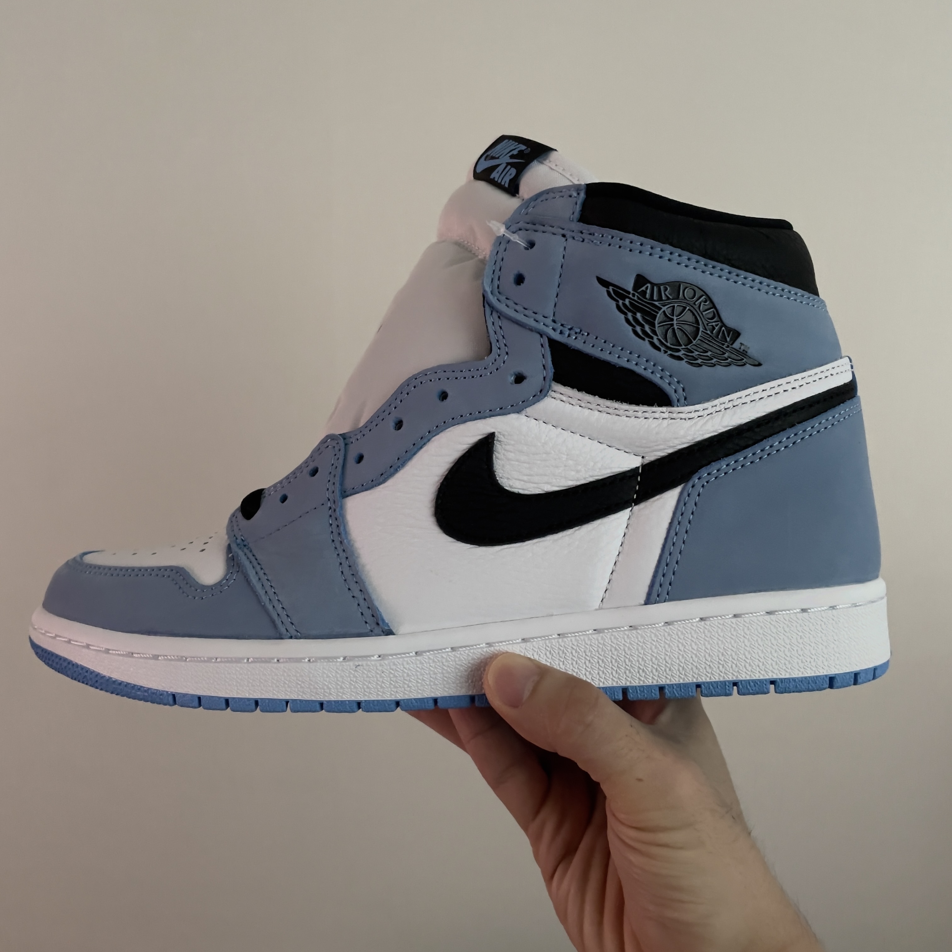 Jordan 1 Retro High OG University Blue 착용 스타일