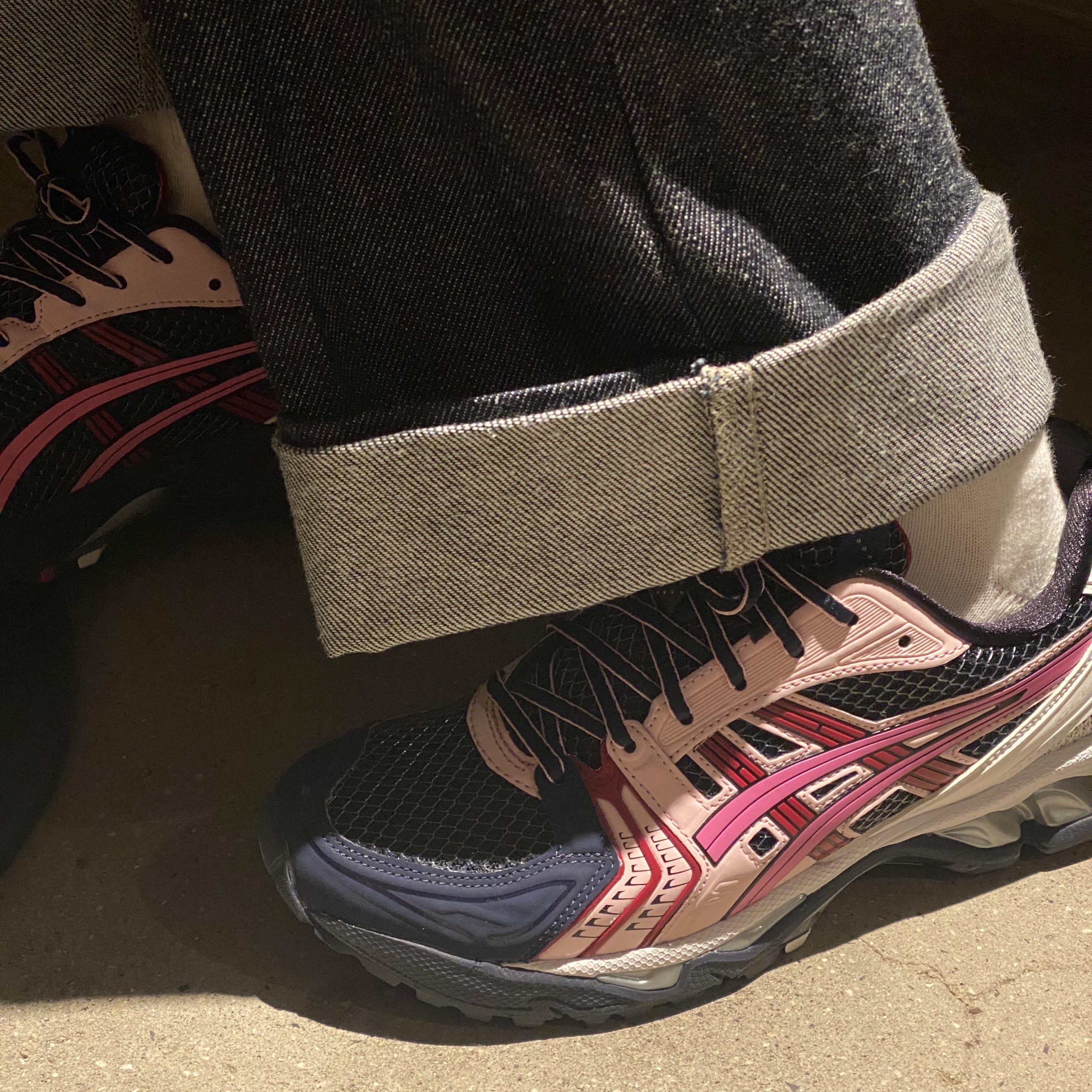 (W) Asics UB1-S Gel-Kayano 14 Midnight 착용 스타일 - 2