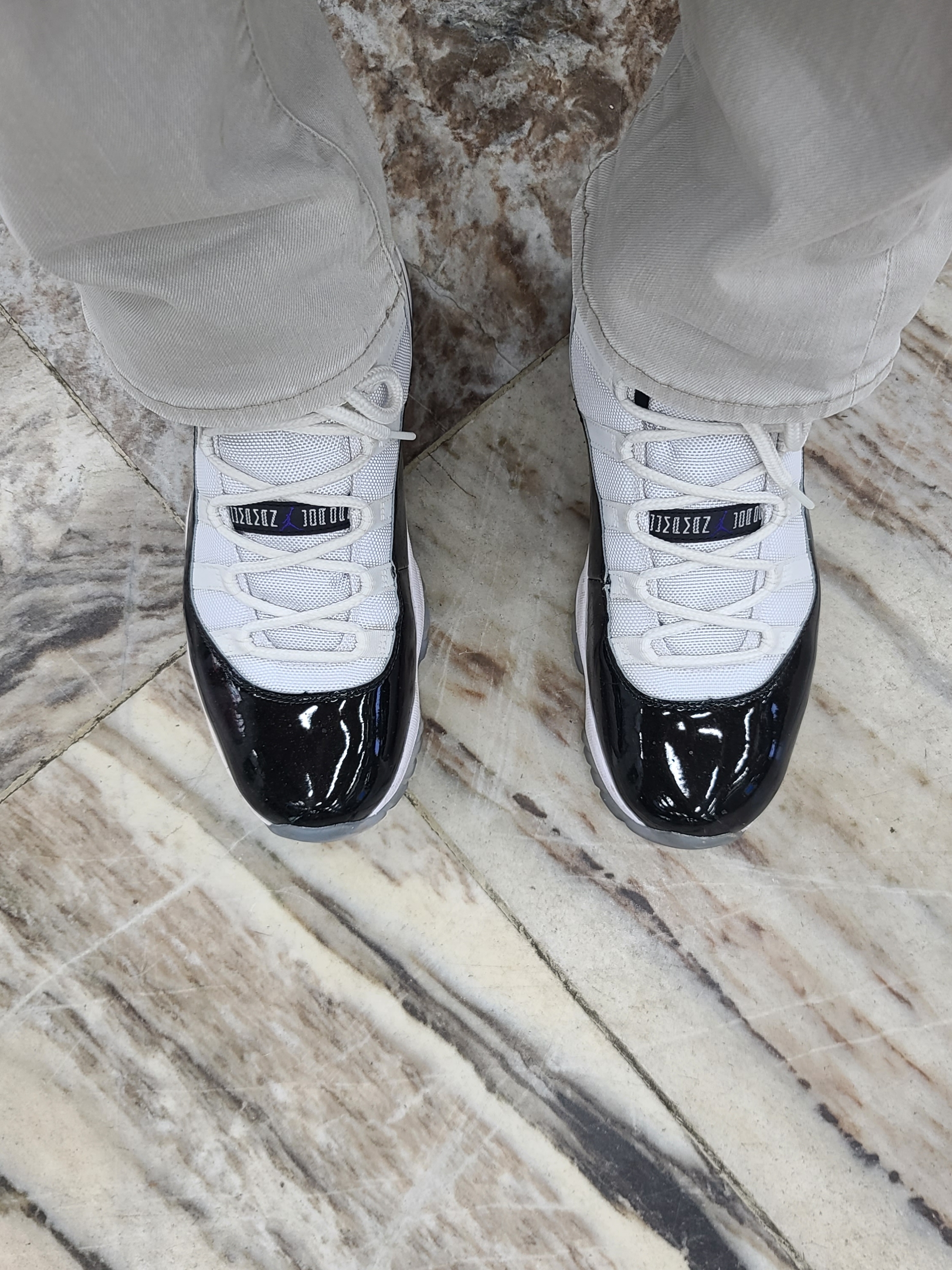 Jordan 11 Retro Concord 2018 착용 스타일 - 2