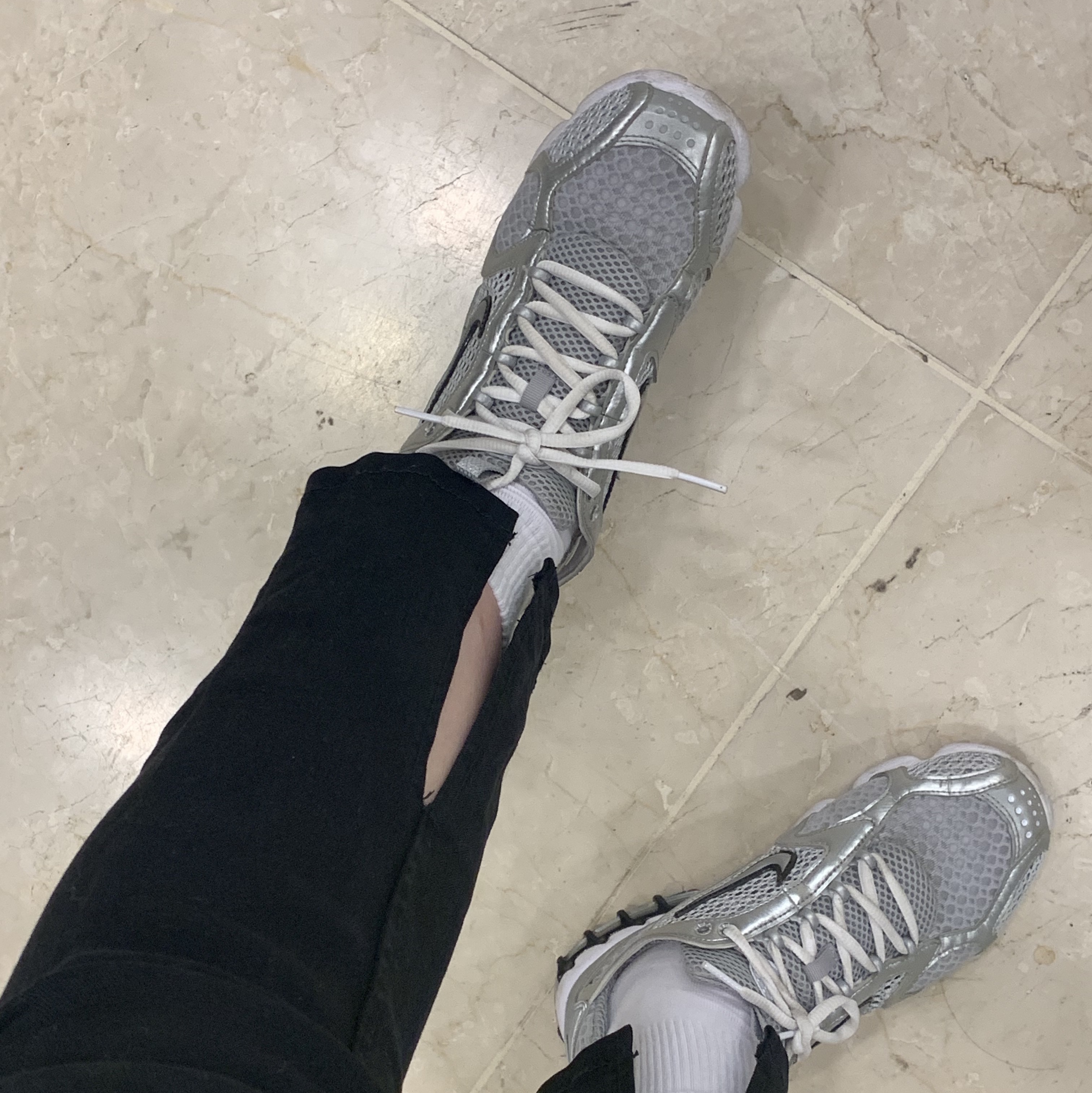 (W) Nike Air Zoom Spiridon Cage 2 Metallic Silver 착용 스타일