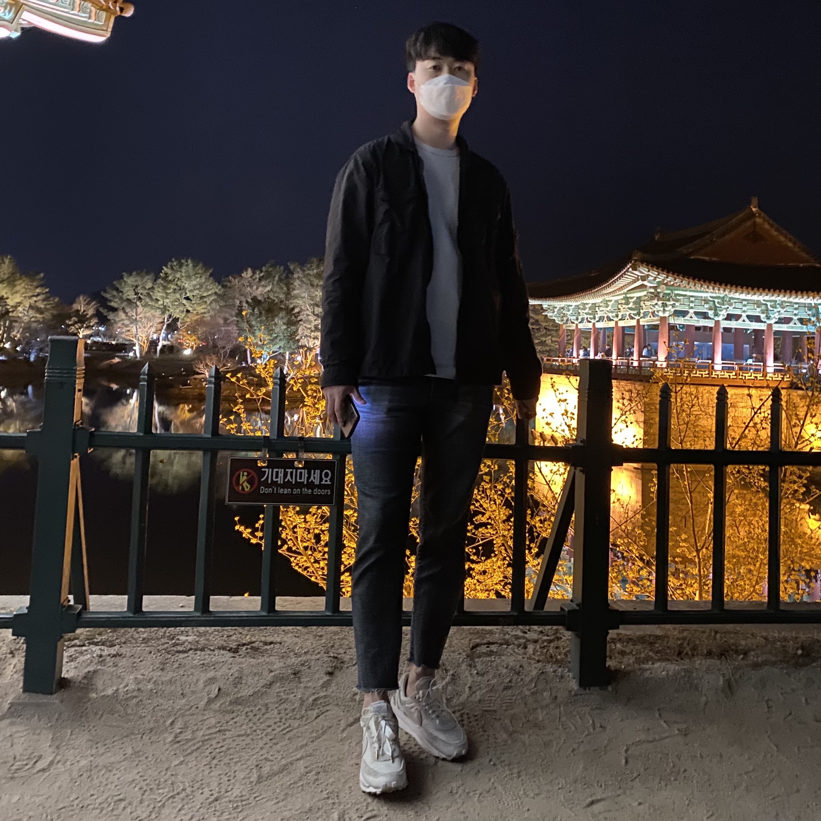 Nike x Sacai LDWaffle White Nylon 착용 스타일