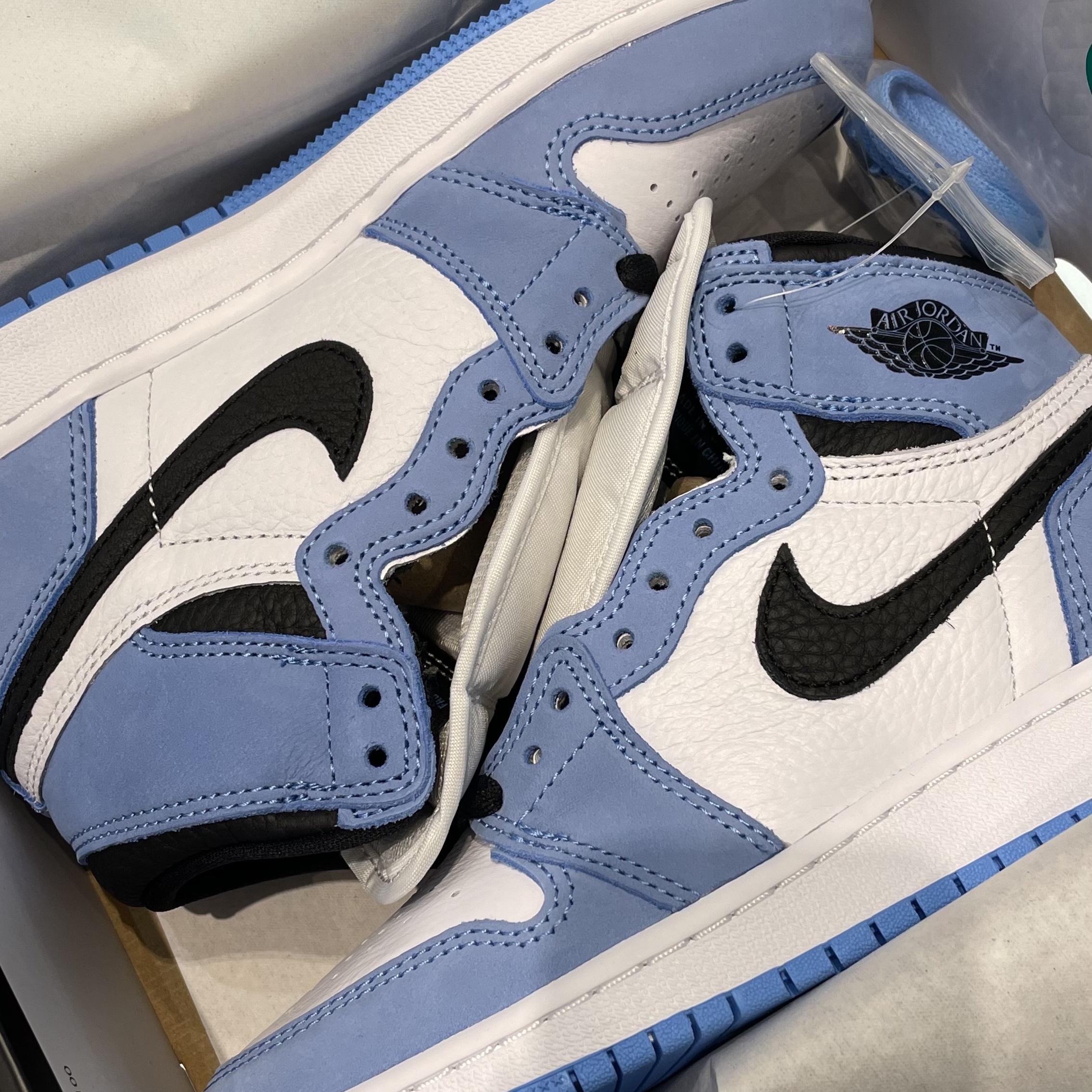 (GS) Jordan 1 Retro High OG University Blue 착용 스타일