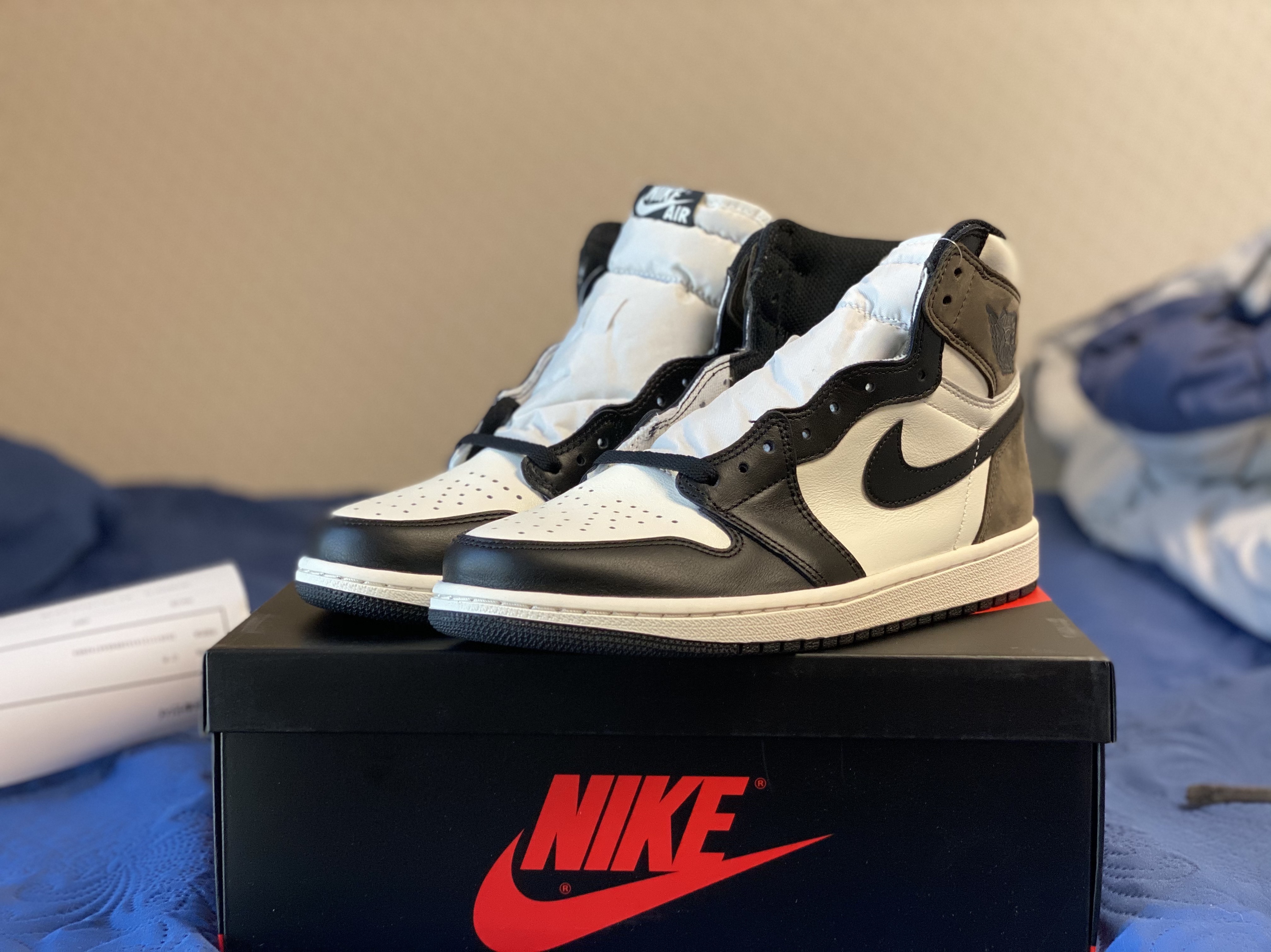 Jordan 1 Retro High OG Black Mocha 착용 스타일