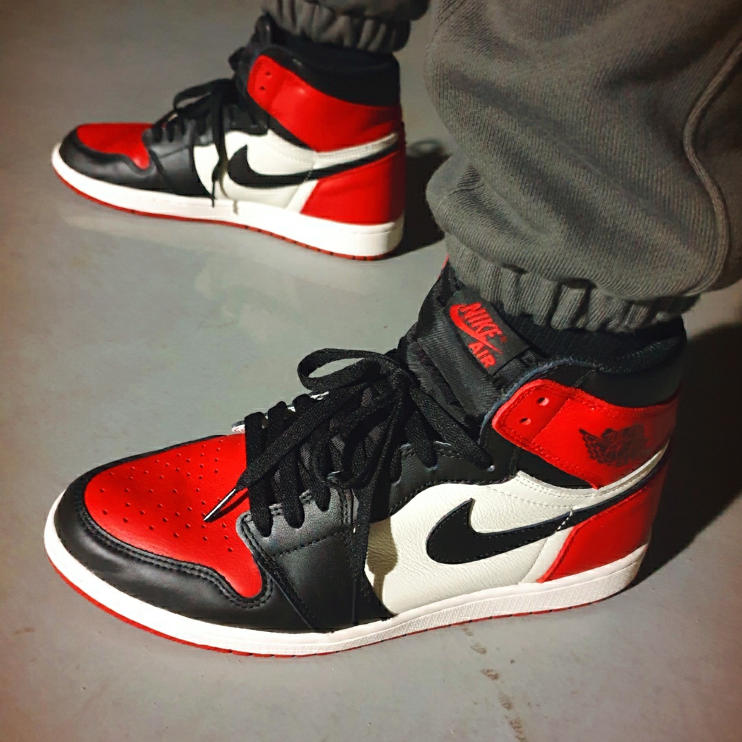 Jordan 1 Retro High OG Bred Toe 착용 스타일 - 5