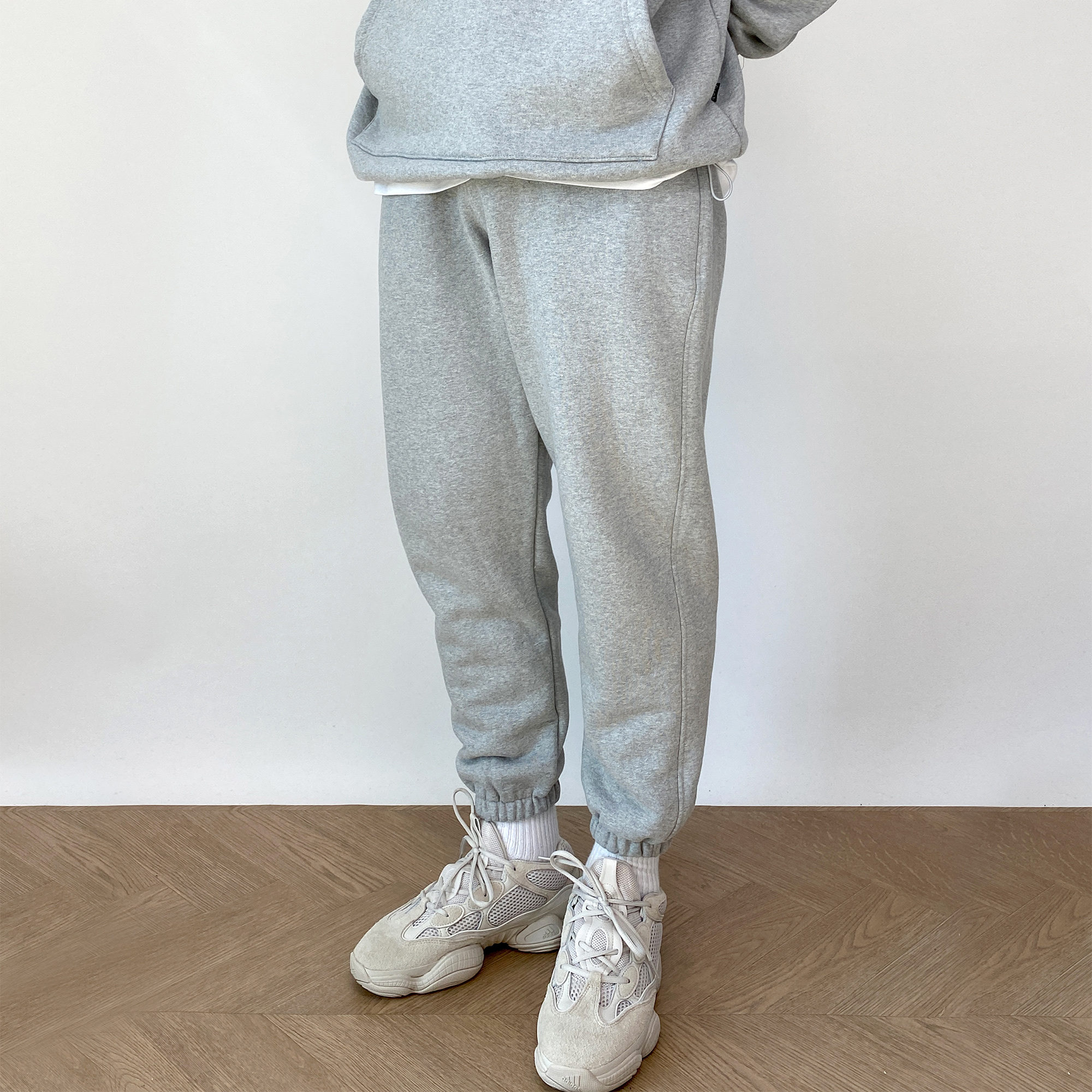 Adidas Yeezy 500 Blush 2018 착용 스타일 - 4