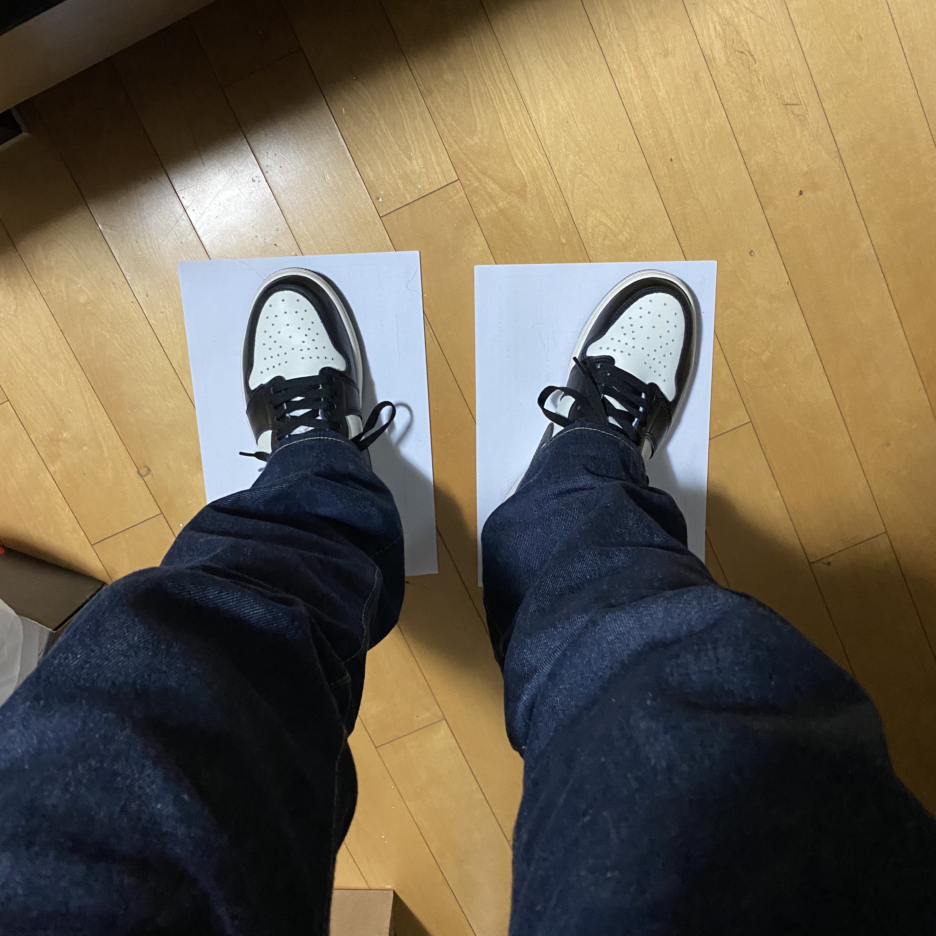 New Balance 990v5 Made in USA Triple Black - D Standard, Jordan 1 Retro High OG Black Mocha 착용 스타일 - 3