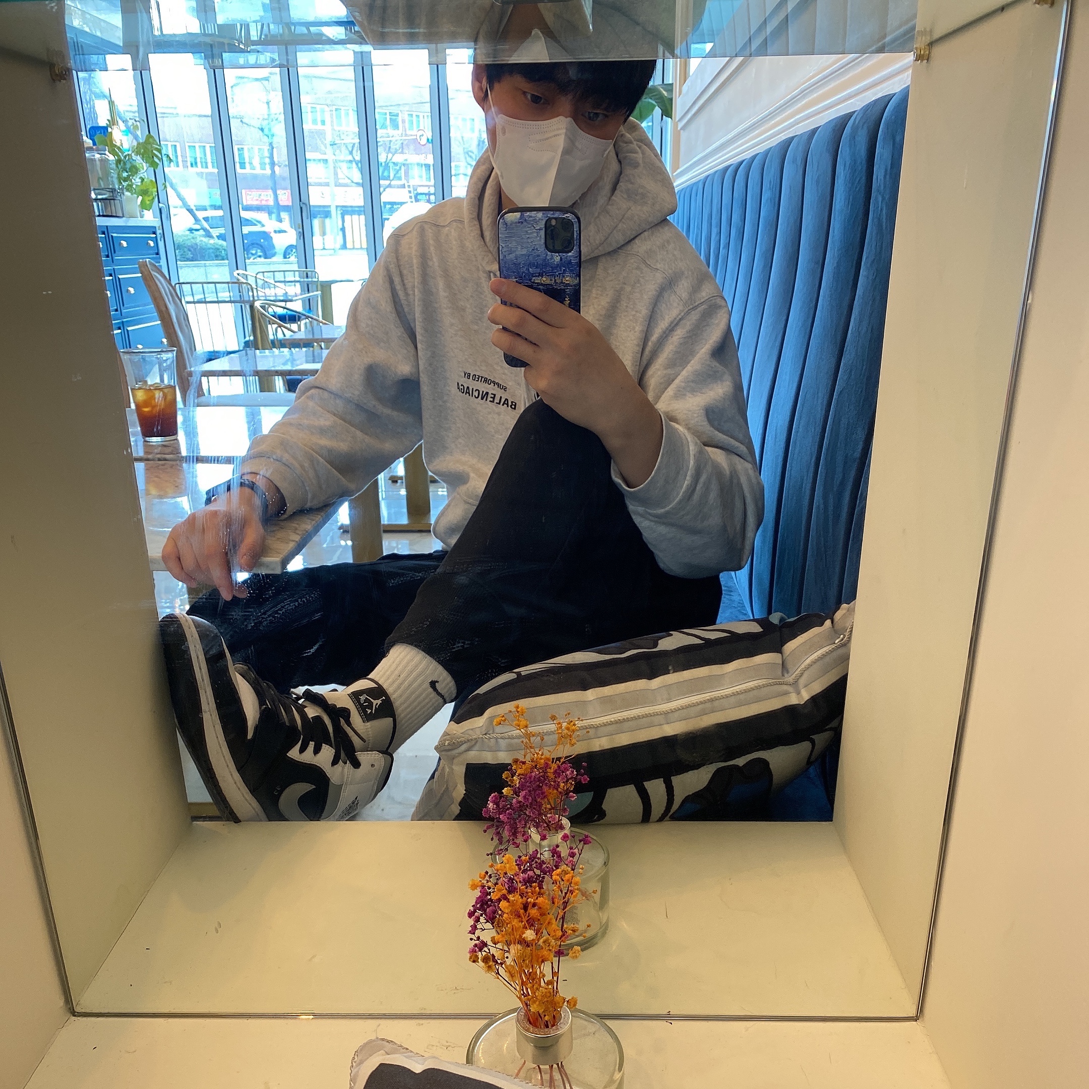 Jordan 1 Mid White Shadow 착용 스타일