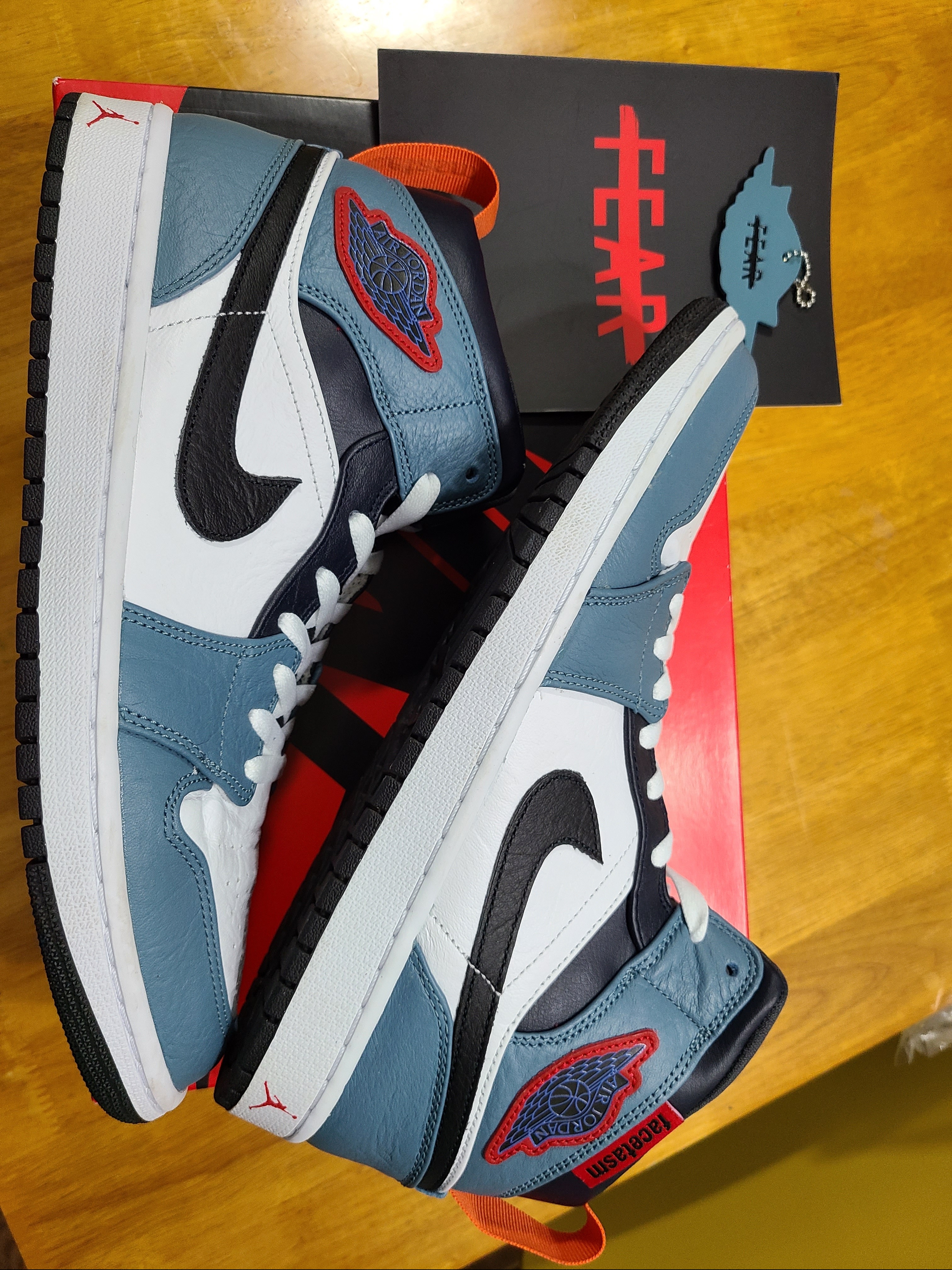 Jordan 1 x Facetasm Mid SE Fearless 착용 스타일 - 2